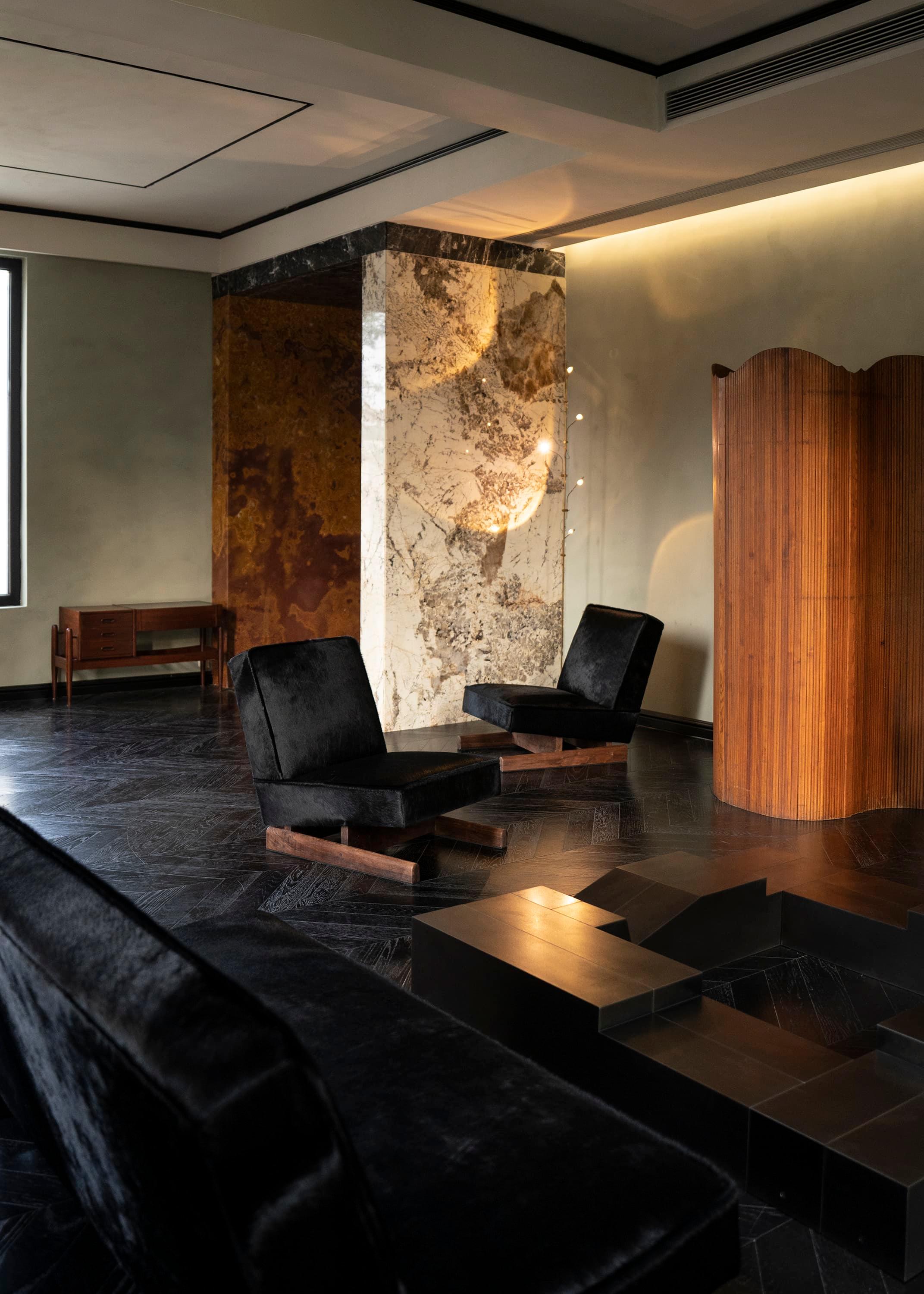 Ut 02 Cowhide and Walnut Sofa by Sing Chan For Sale 5