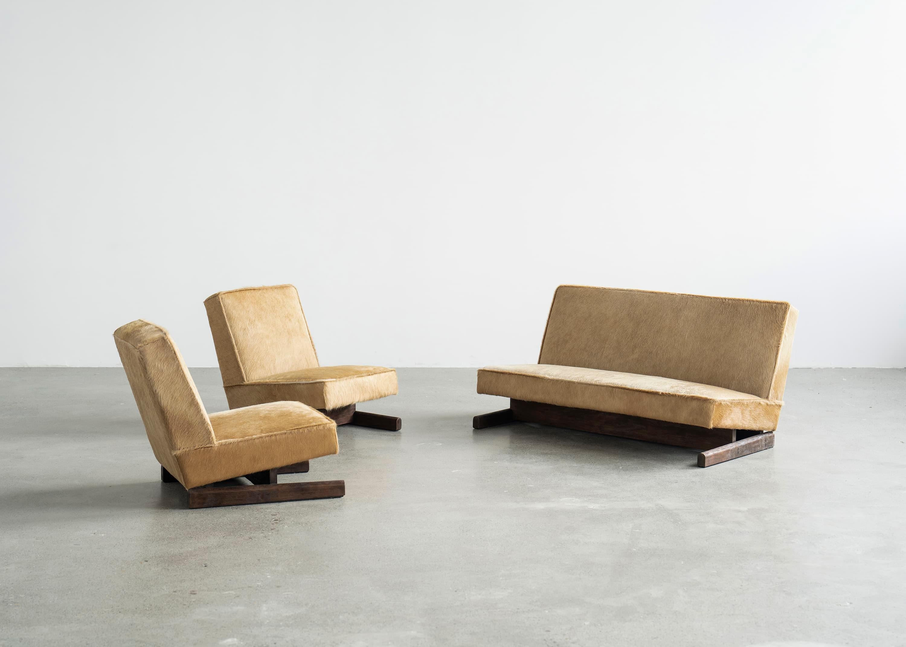 Ut 02 Cowhide and Walnut Sofa by Sing Chan For Sale 7