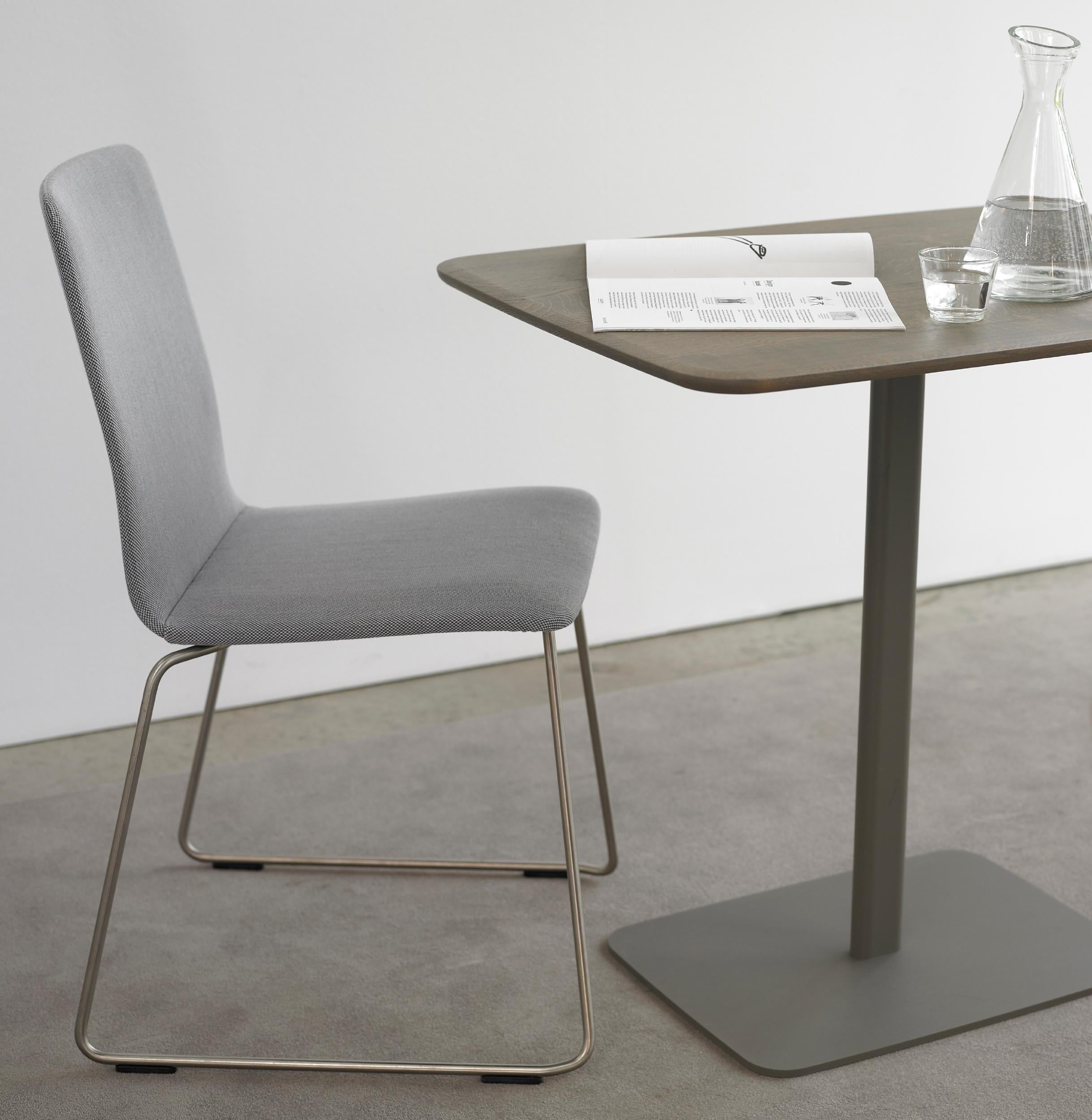 Néerlandais Table d'appoint personnalisable par Arco Design Studio en vente