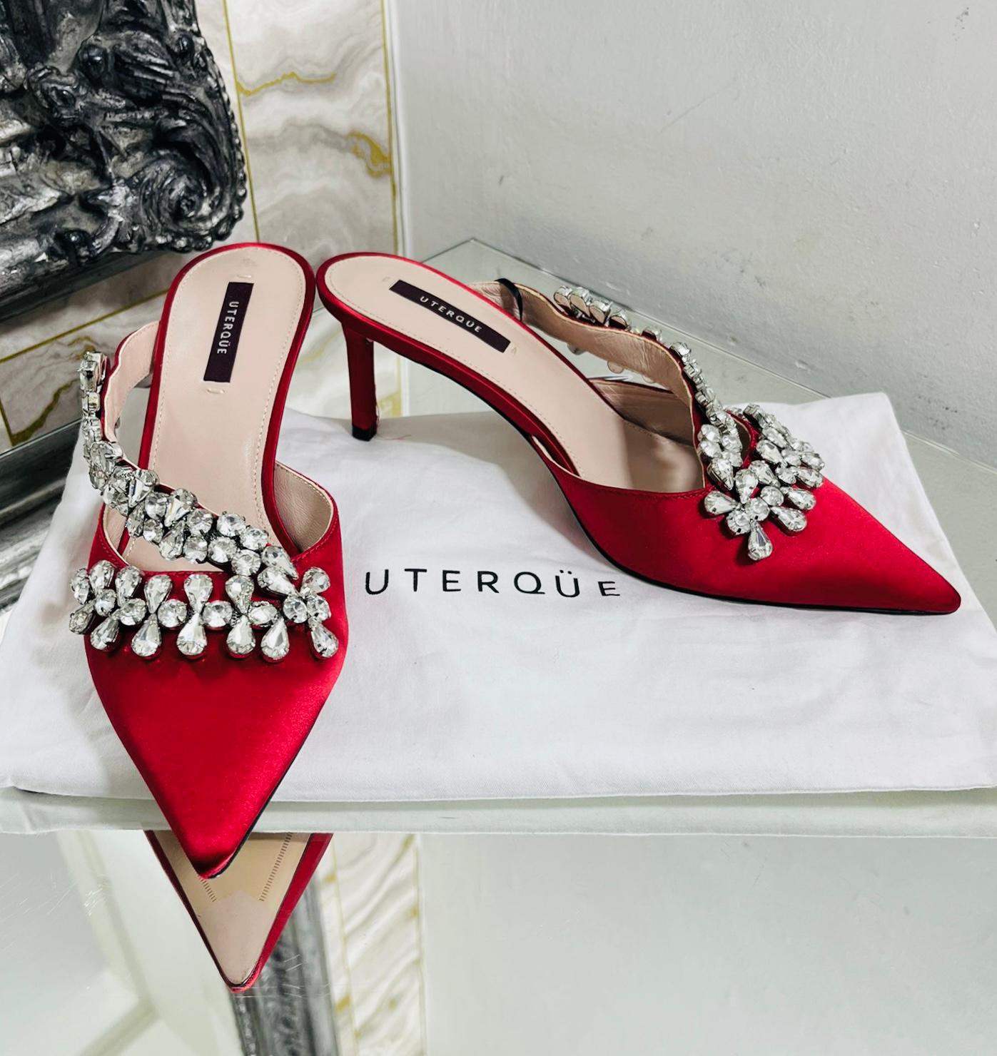 Brand New - Uterque Crystal Embellished Heeled Satin Mules

Deep red mules designed with crystal adornment to the vamp.

Featuring pointed toe and stiletto heel.

Size – 38

Condition – Brand New, With Labels

Composition – Satin

Comes with – Dust