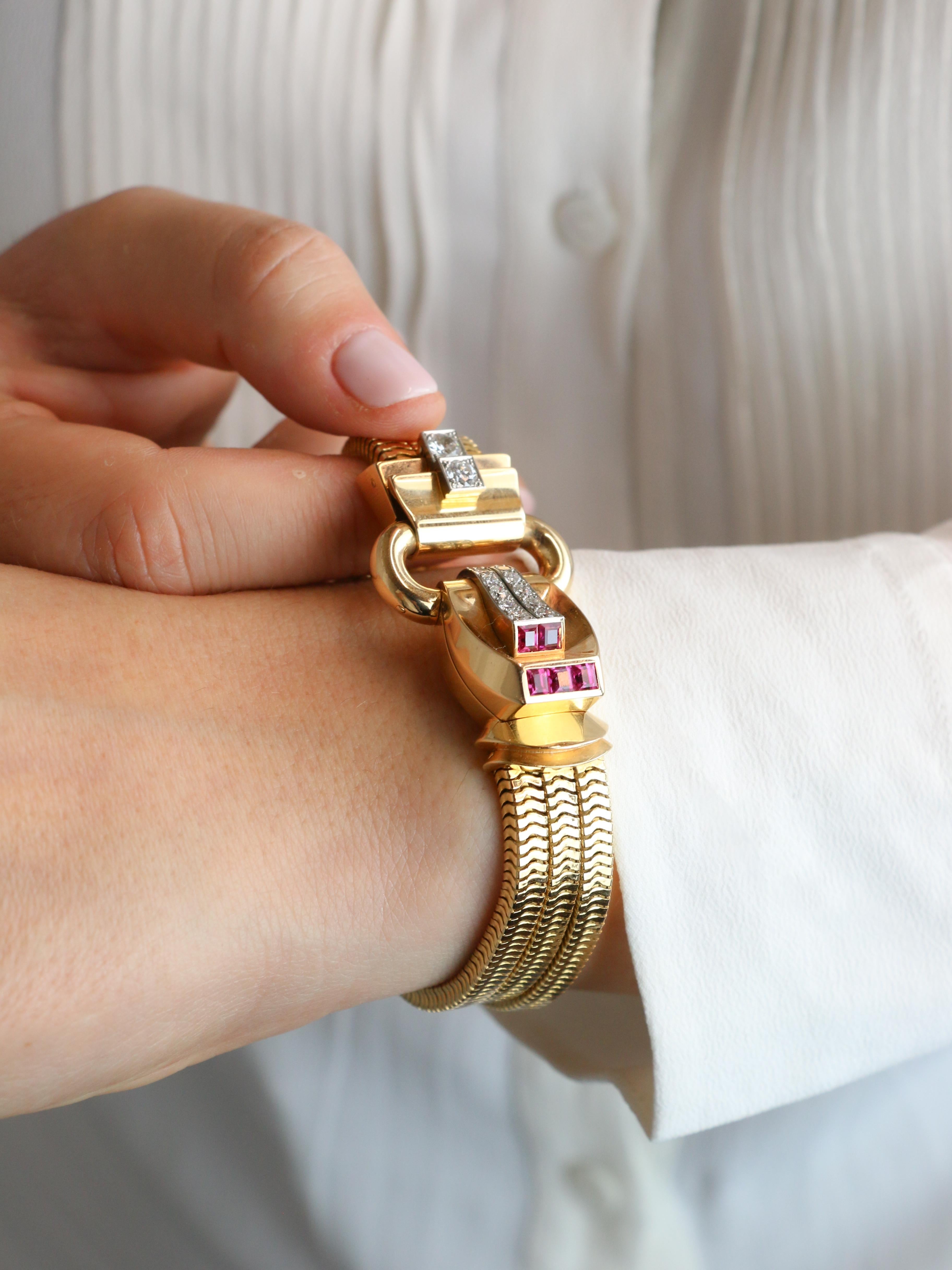 UTI - Geheime Uhr aus Gold, Diamanten und kalibrierten Rubinen im Angebot 5