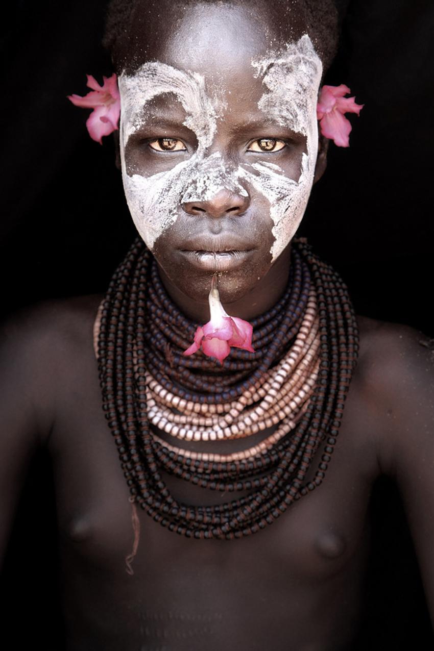 Bol tribal africain utilitaire représentant des peuples Gala ou Karo du sud de l'Éthiopie 1