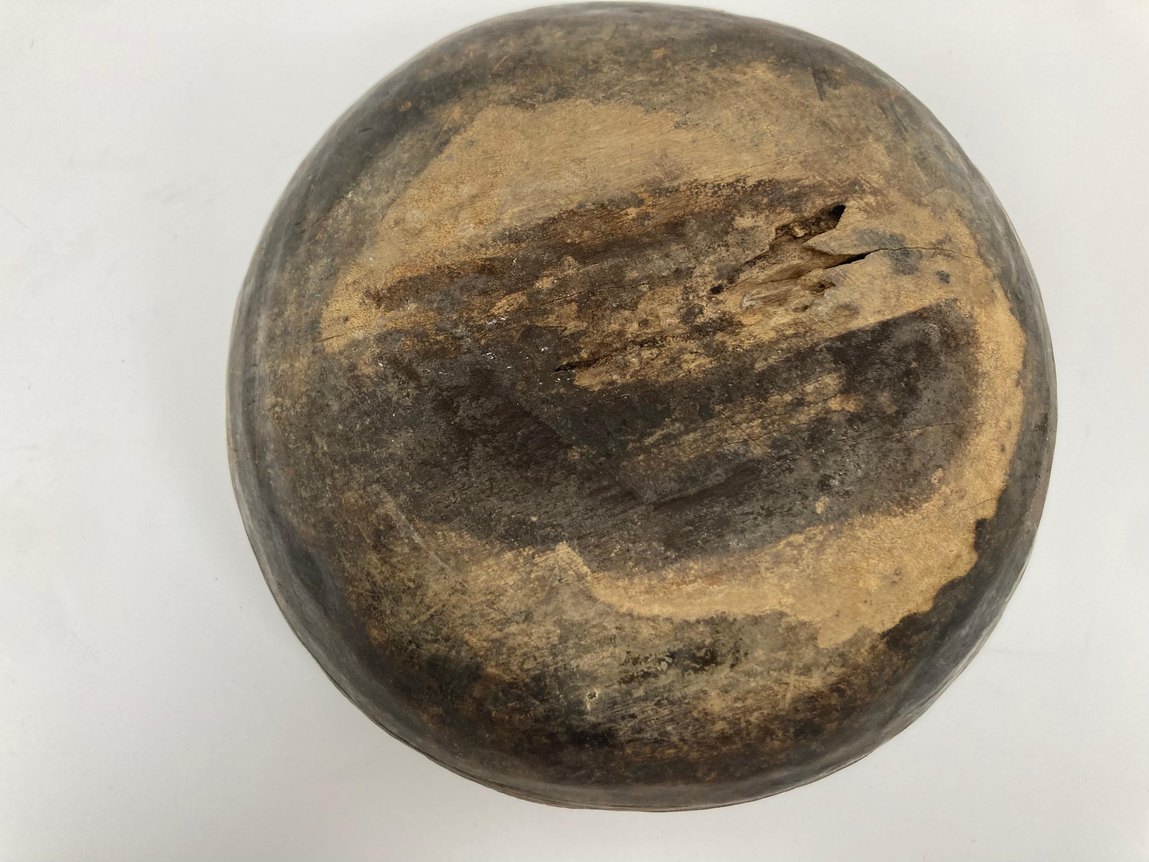 Con perline Ciotola utilitaria in legno africano inciso in vendita