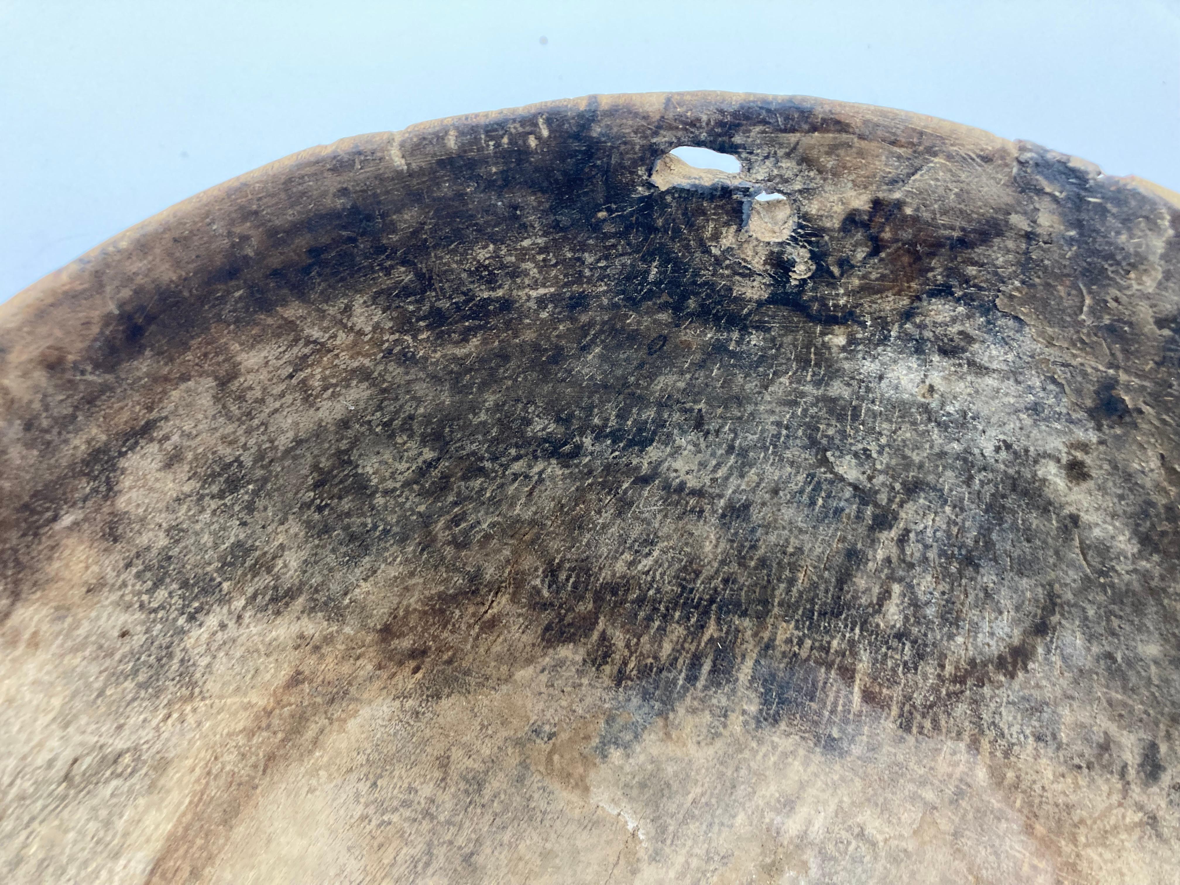 XX secolo Ciotola utilitaria in legno africano inciso in vendita