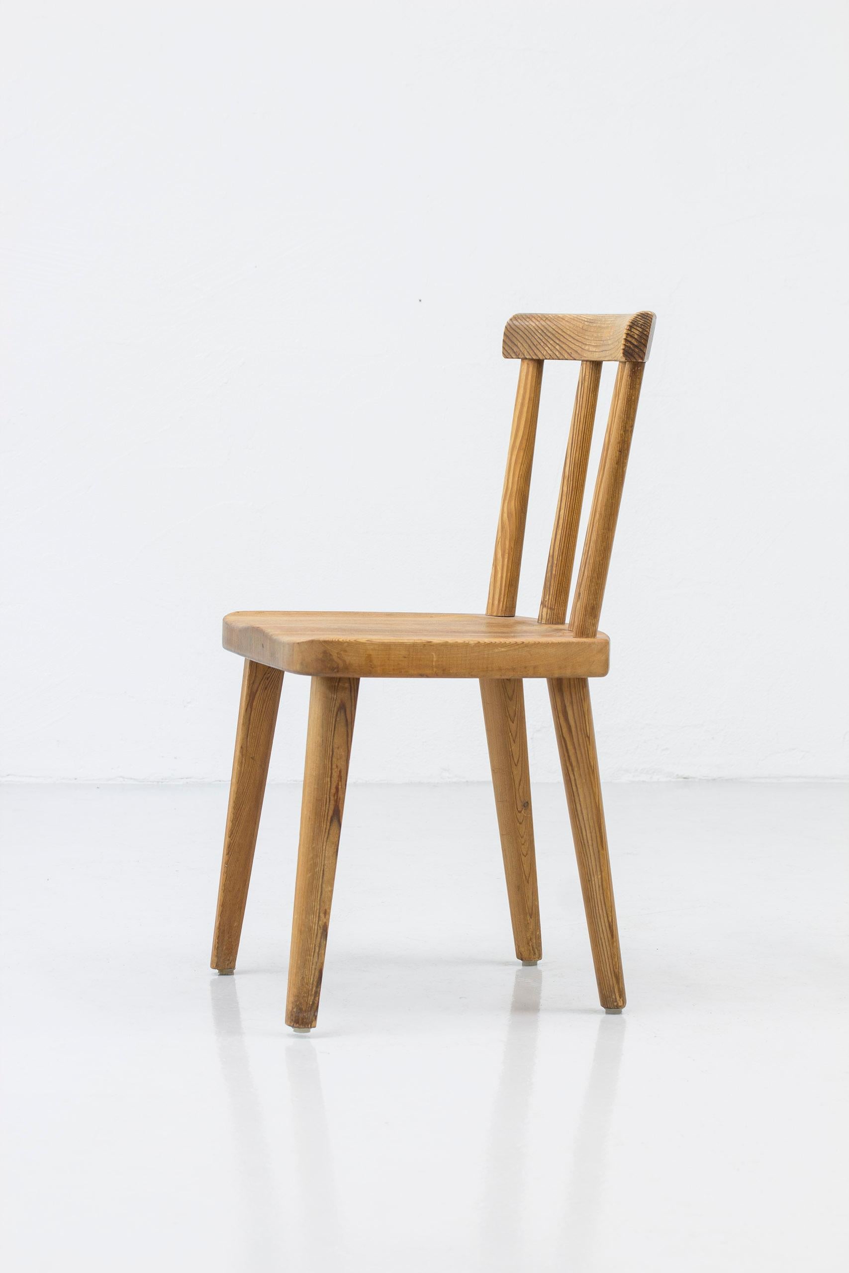Utö pine chair by Axel Einar Hjorth, Nordiska Kompaniet, Sportstugemöbel, 1930s In Good Condition In Hägersten, SE