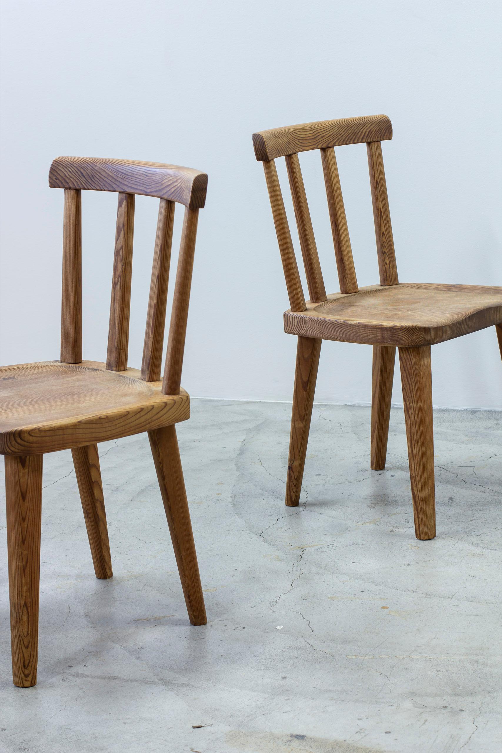 Scandinavian Modern Utö pine chairs by Axel Einar Hjorth, Nordiska Kompaniet, Sportstugemöbel, 1930s For Sale