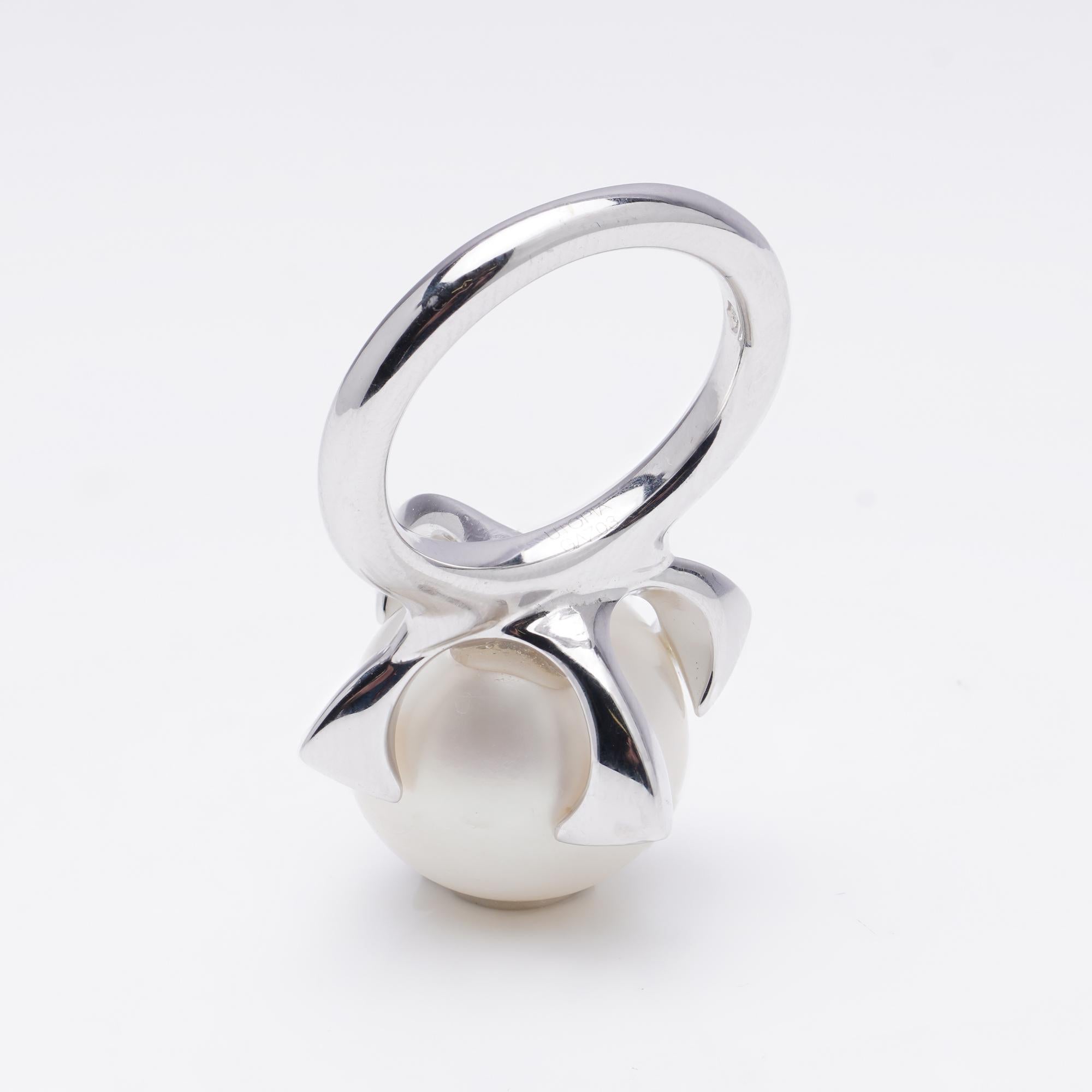 Modern Utopia 18kt. White Gold Akoya Cultured Pearl Cocktail Ring For Sale