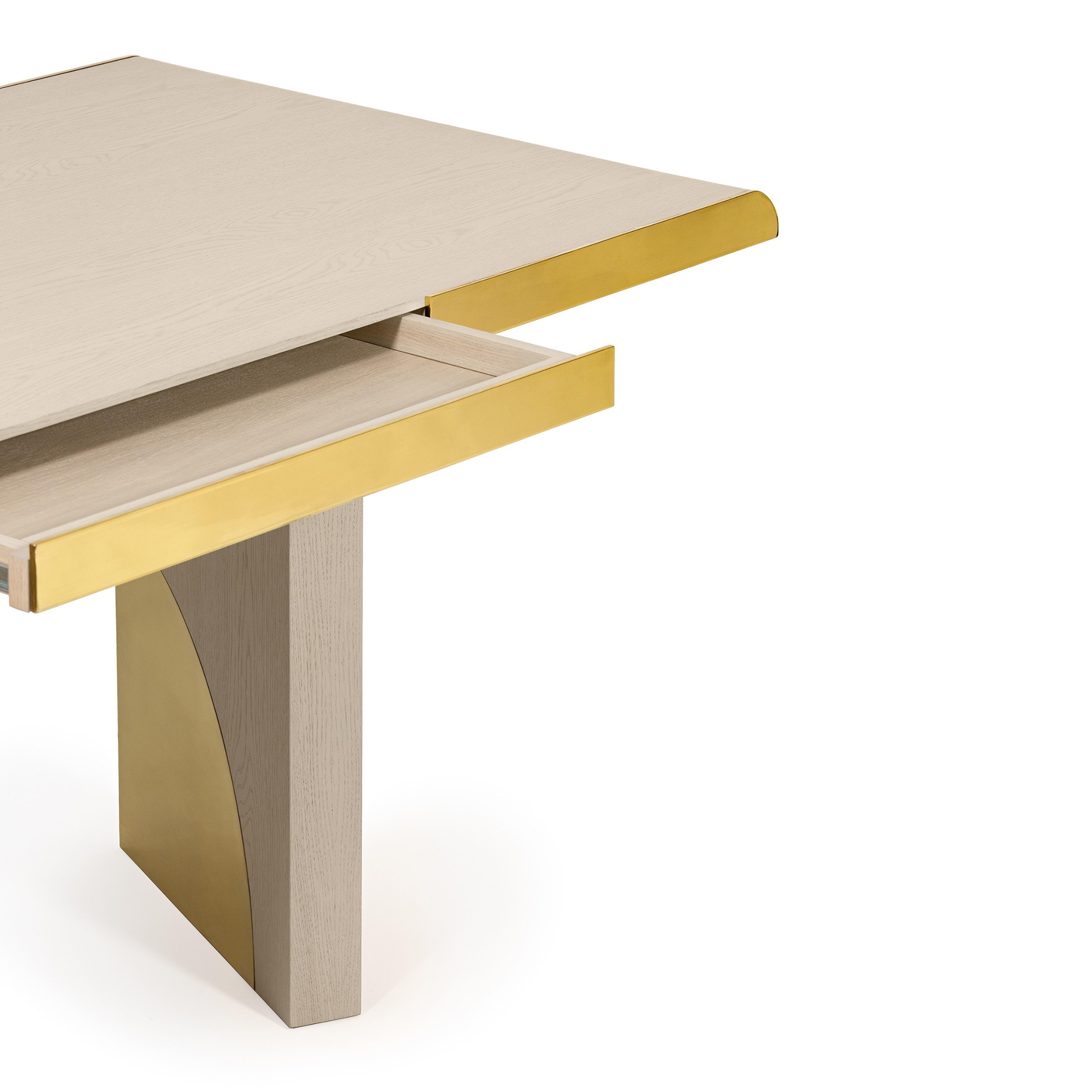 Utopia-Schreibtisch aus cremefarbener Eiche und poliertem Messing, InsidherLand von Joana Santos Barbosa (Moderne) im Angebot