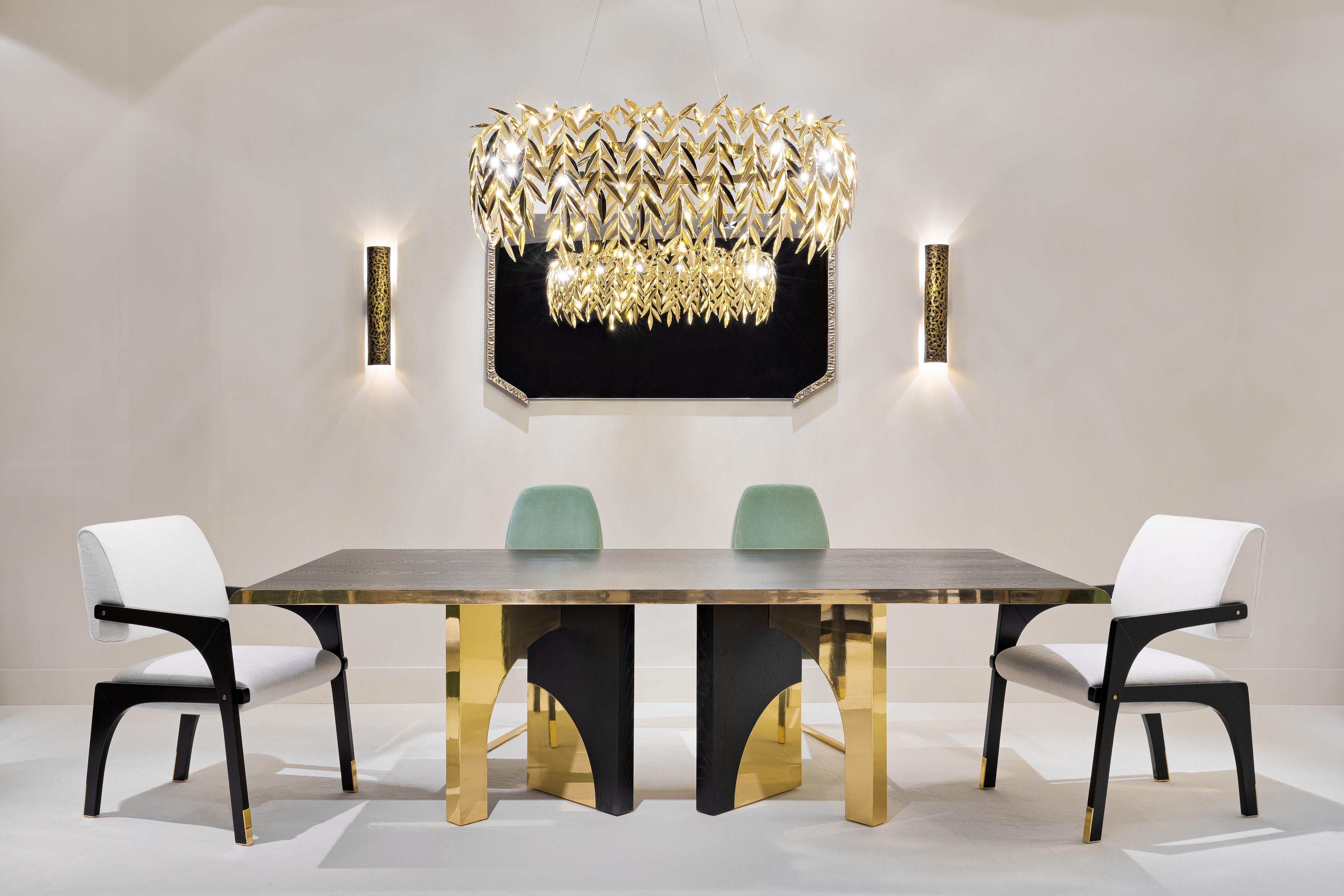 Laqué Table de salle à manger Utopia, chêne foncé et laiton, InsidherLand de Joana Santos Barbosa en vente