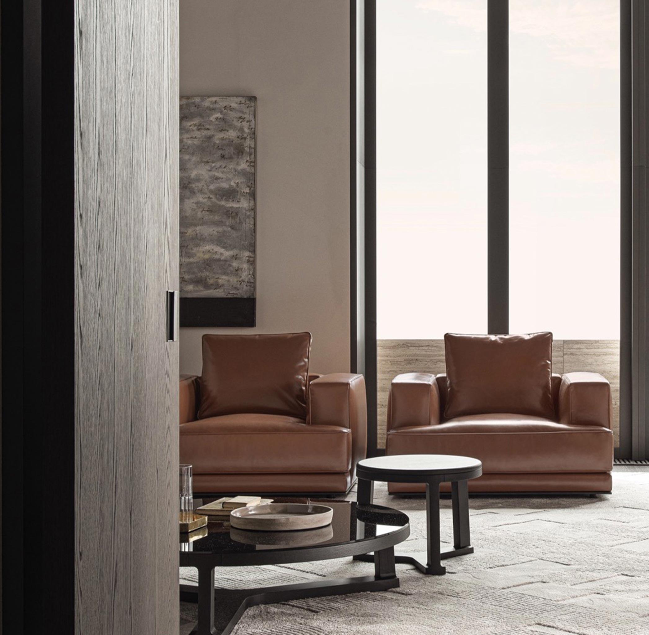 The Augusto armchair upholds the importance of elevated comfort, blending a classic silhouette with today’s contemporary aesthetic. Made from high-density foam padding and soft seat cushions, the base of the Augusto armchair features elegant piping