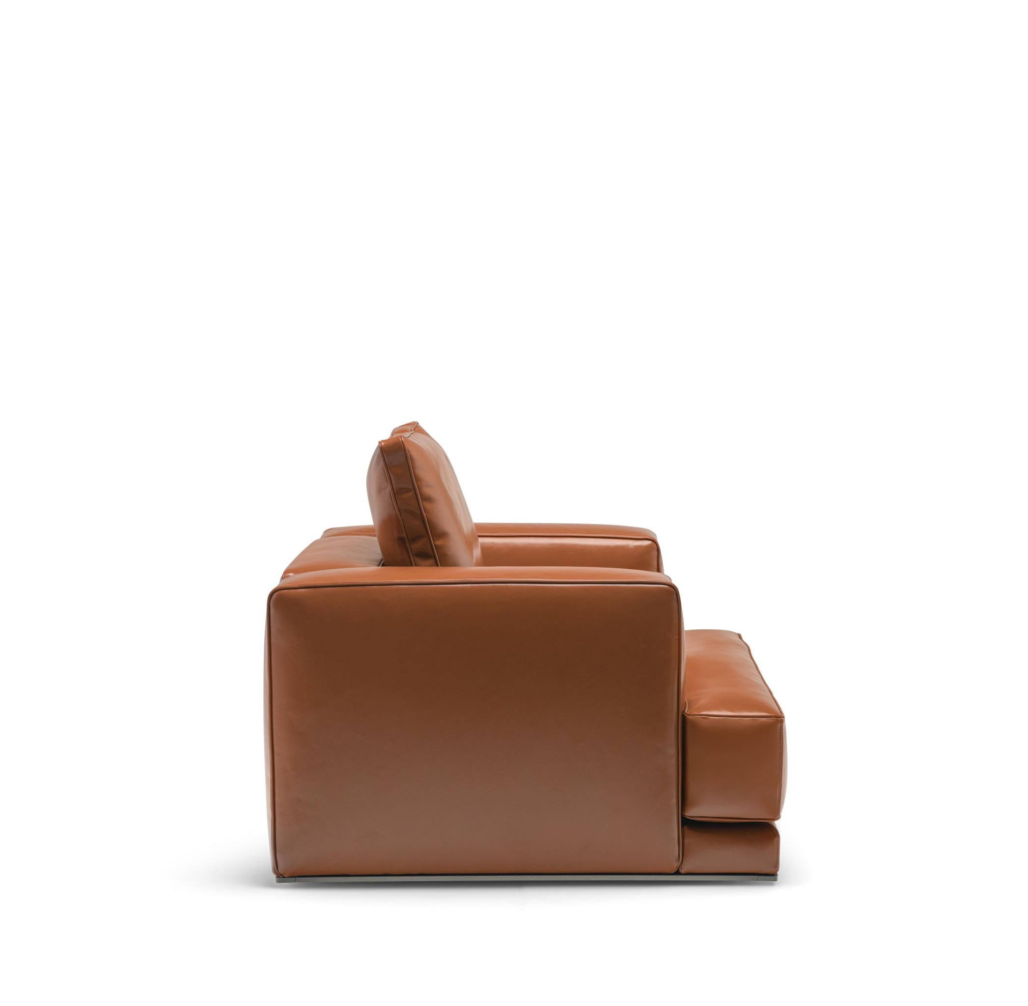 Moderno Premium Leather '70s inspired Armchair Molteni&C by Vincent van Duysen in vendita