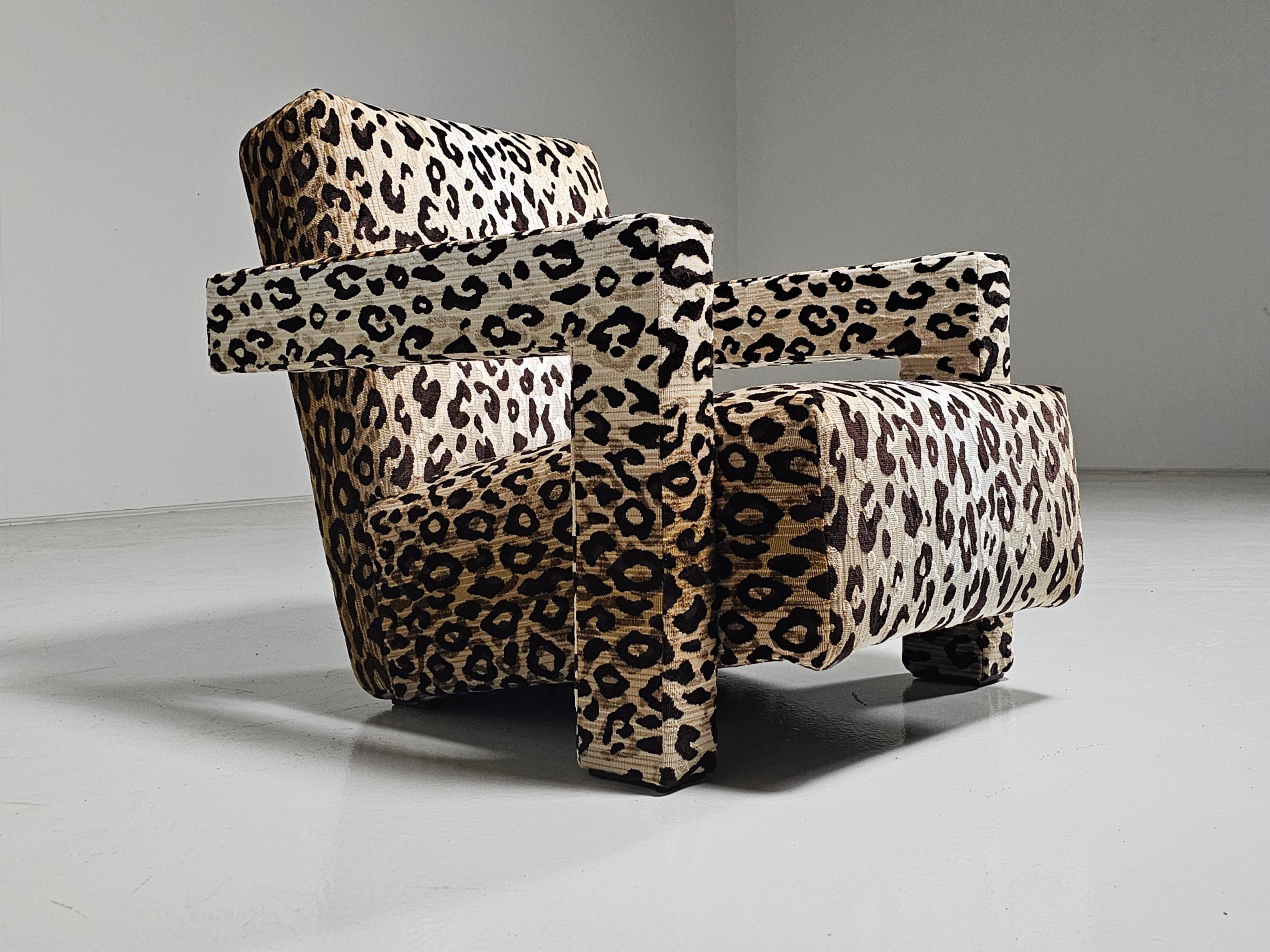 Mid-Century Modern Utrecht “637” lounge chair in leopard velvet by Gerrit Rietveld for Cassina For Sale