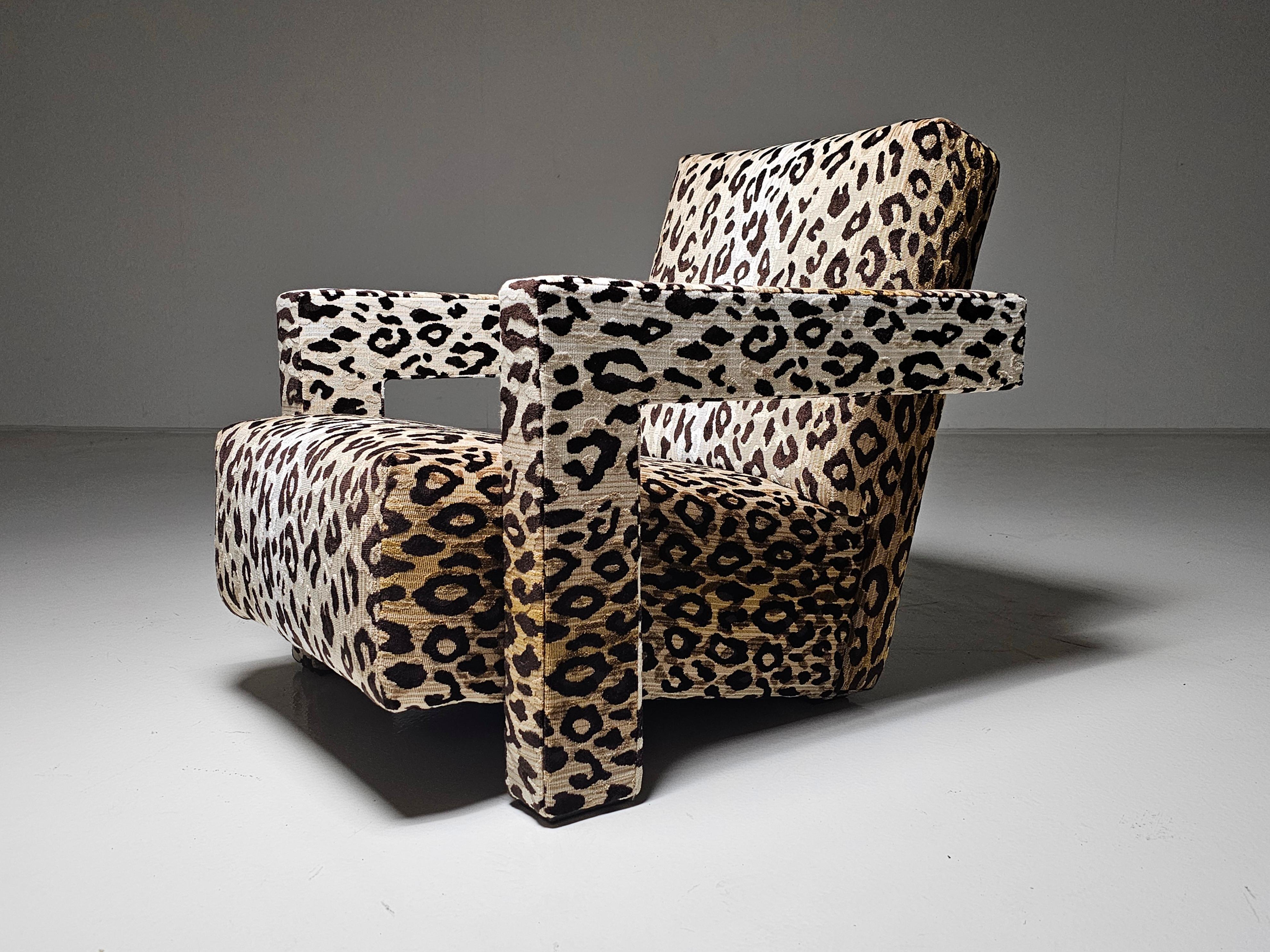 Late 20th Century Utrecht “637” lounge chair in leopard velvet by Gerrit Rietveld for Cassina For Sale