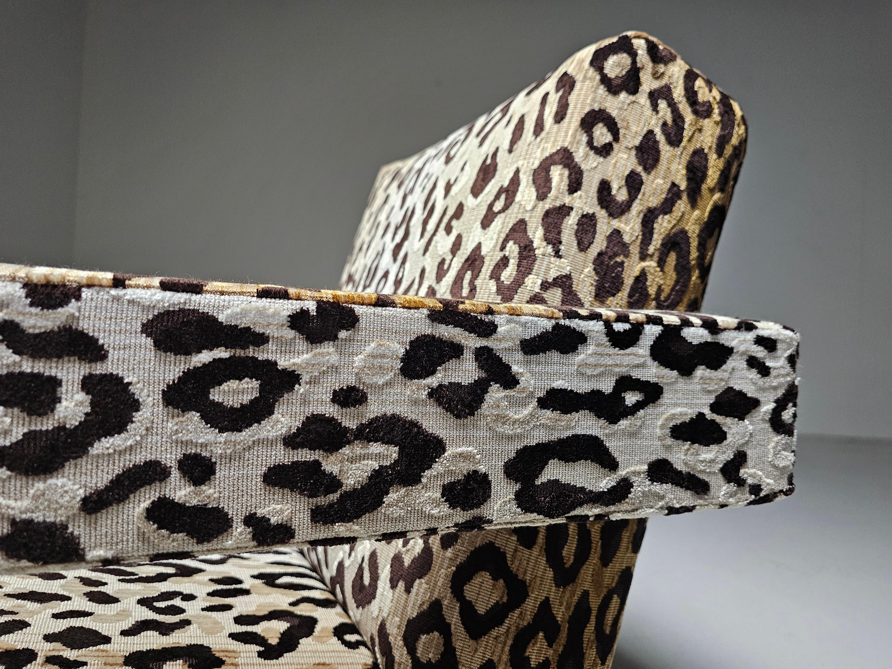 Velvet Utrecht “637” lounge chair in leopard velvet by Gerrit Rietveld for Cassina For Sale