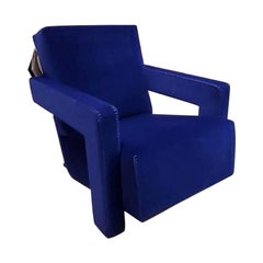 Fauteuil en tissu bleu Utrecht:: par Gerrit Thomas Rietveld de Cassina