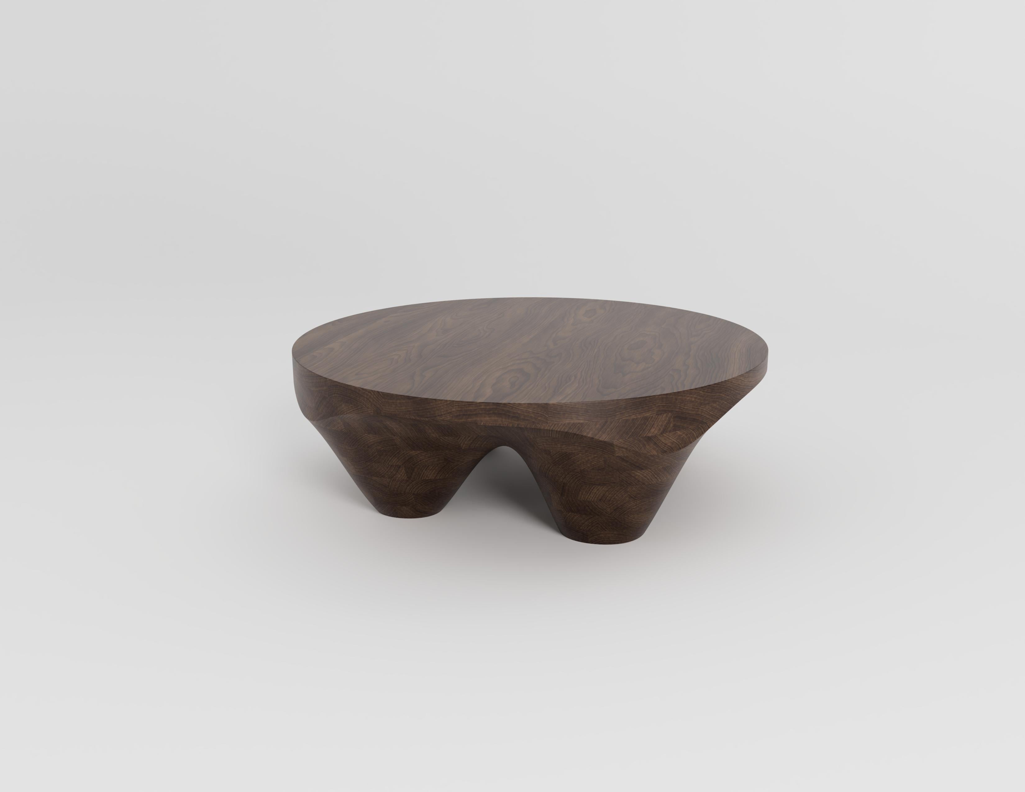 Utterö Walnut Coffee Table by Studio TOOJ Nogal en venta