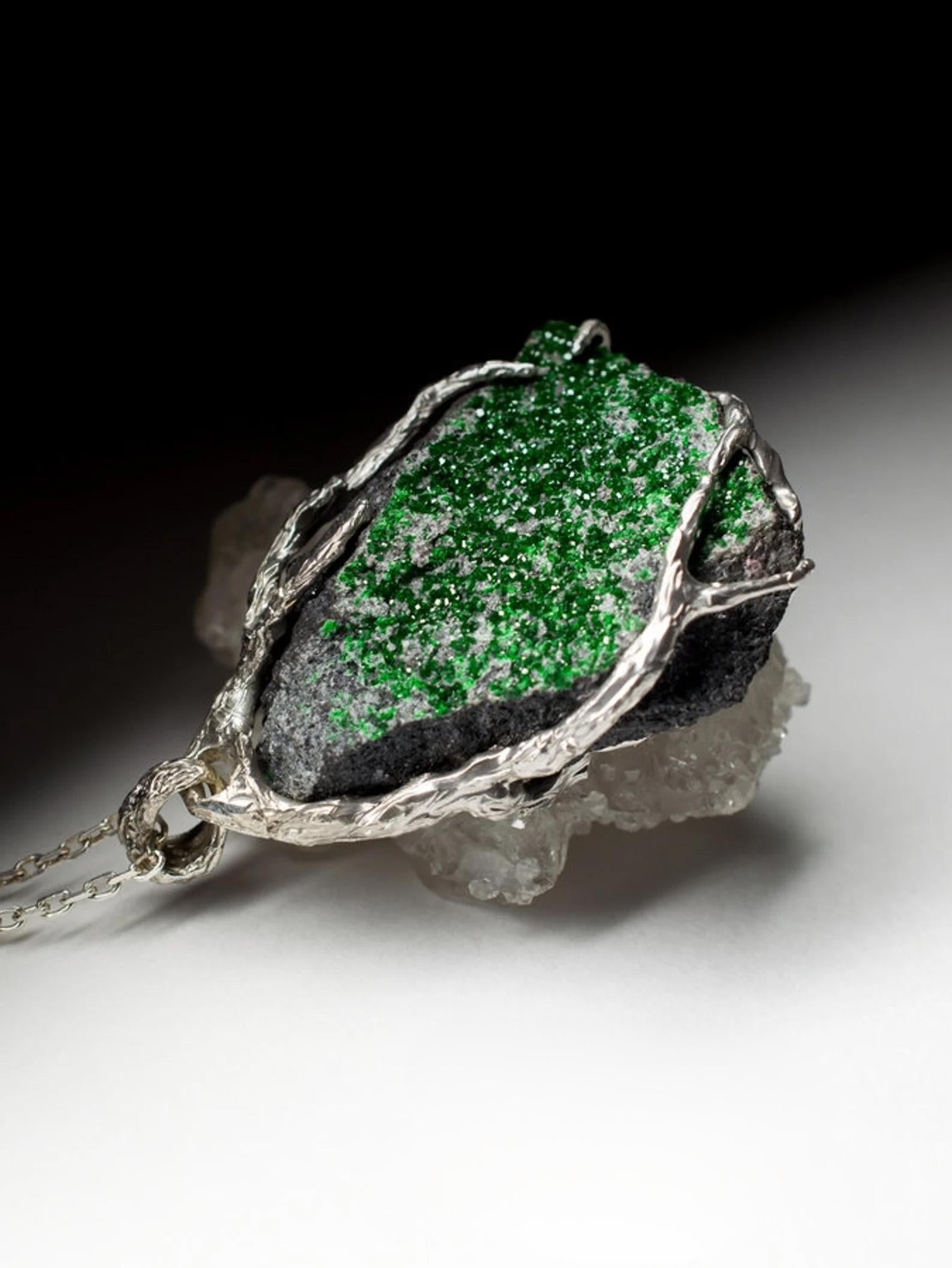 Women's or Men's Uvarovite Silver Necklace Natural Green Garnet Raw Crystals Gift Vintage style For Sale