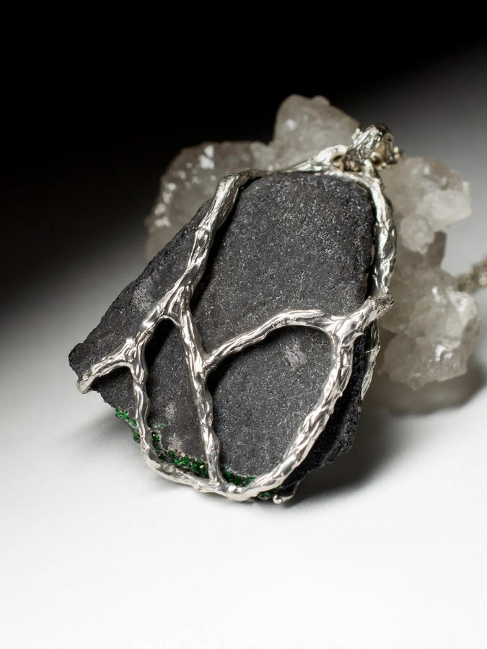 Uvarovite Silver Necklace Natural Green Garnet Raw Crystals Gift Vintage style For Sale 2