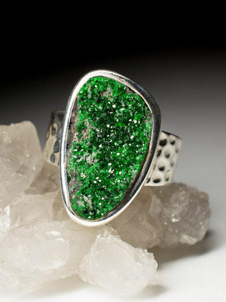 Uvarovite silver ring big natural raw green garnet crystal fine jewelry unisex For Sale 1