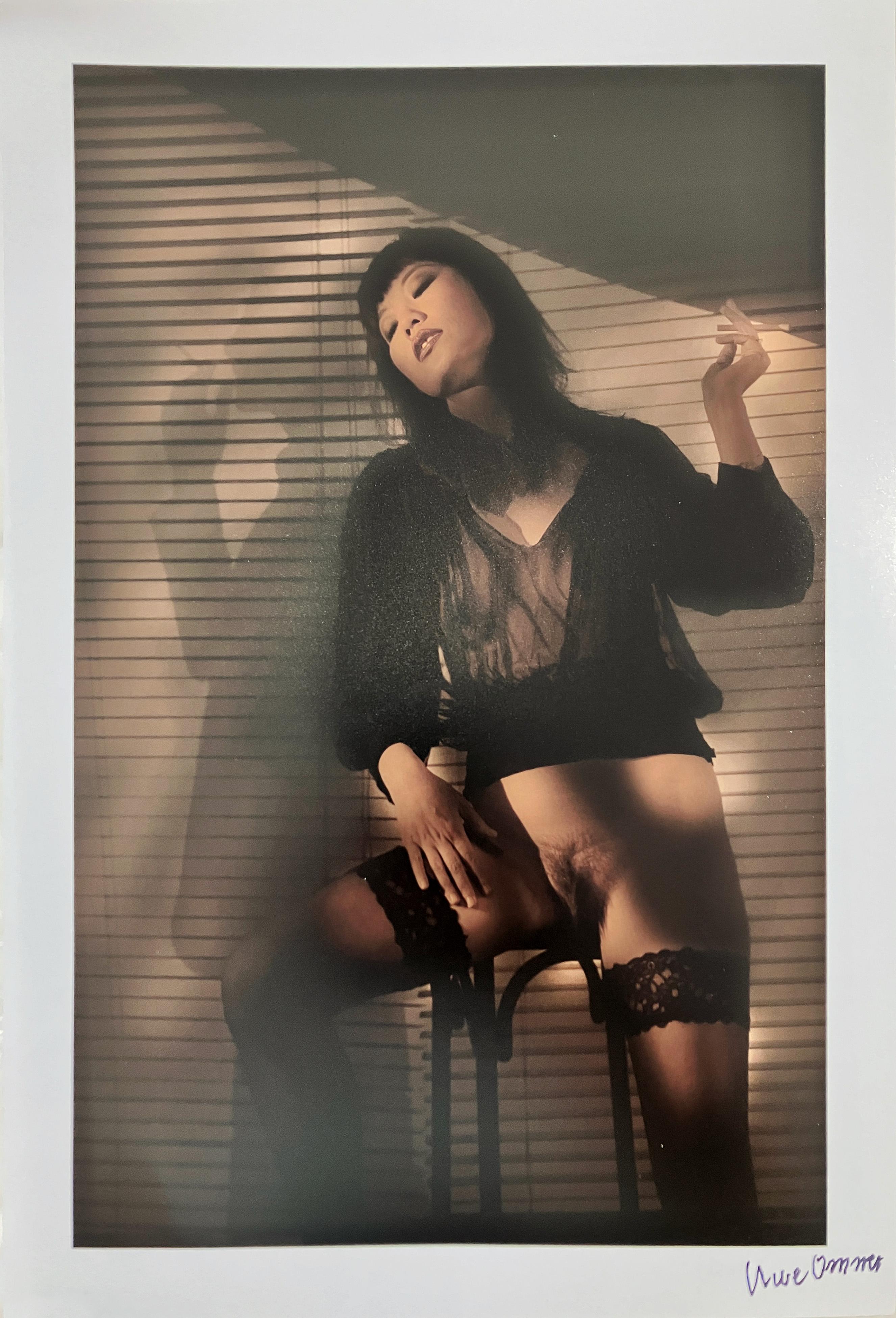 Conjunto de 2 Fotografías Aventure d'une libertine. De la serie El álbum secreto - Color Photograph Gris de Uwe Ommer