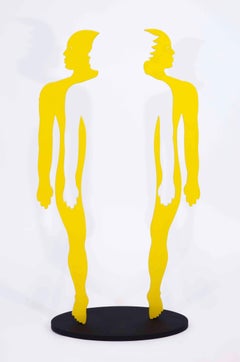 Limited Edition 2/3 Gelbe pulverbeschichtete Milchstahl-Skulptur „Apart“ aus Milchstahl