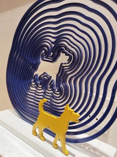 Escultura cinética de acero dulce de edición limitada "Perro espiral"
