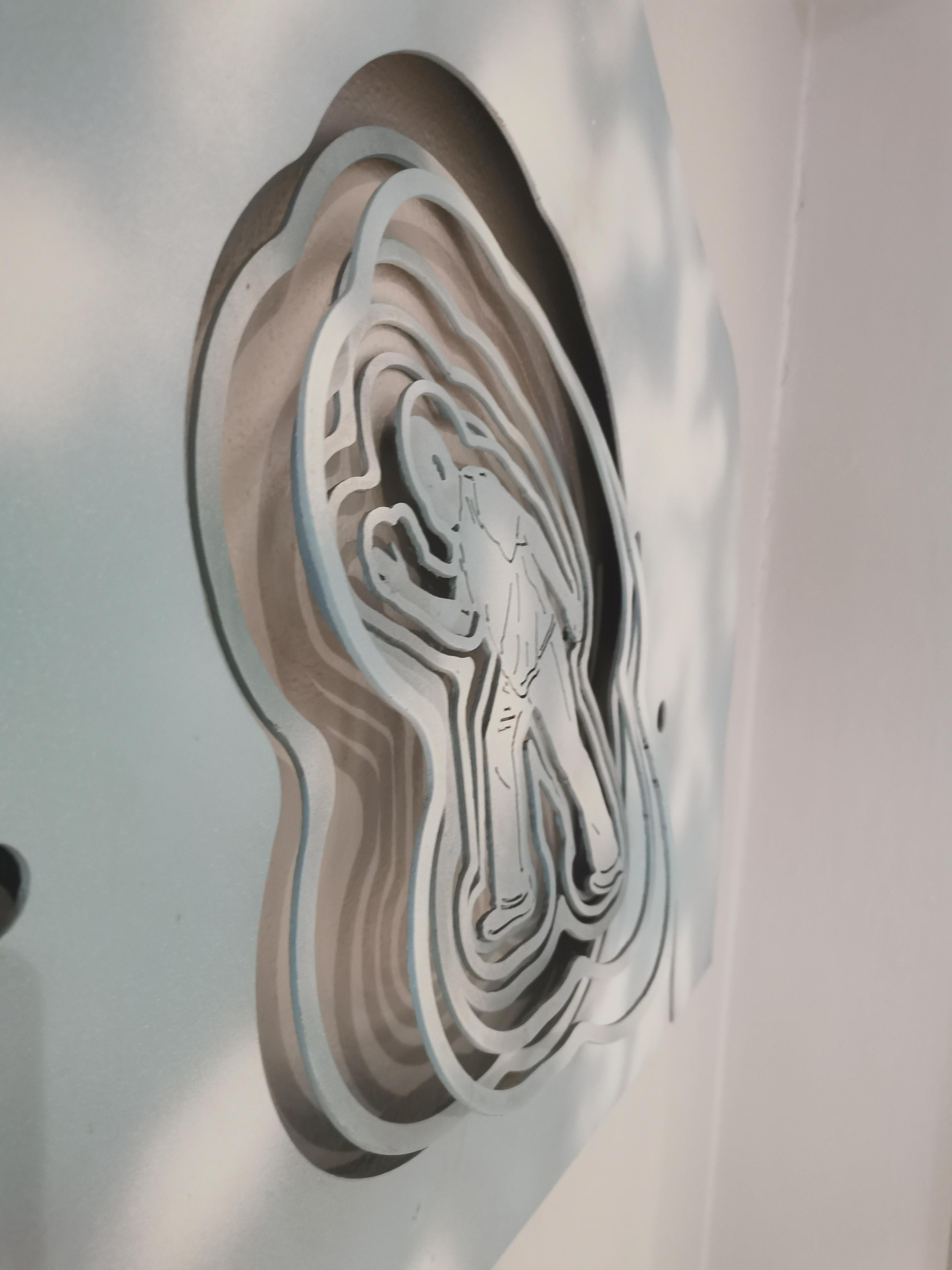 Escultura única de acero pintado montada en la pared 