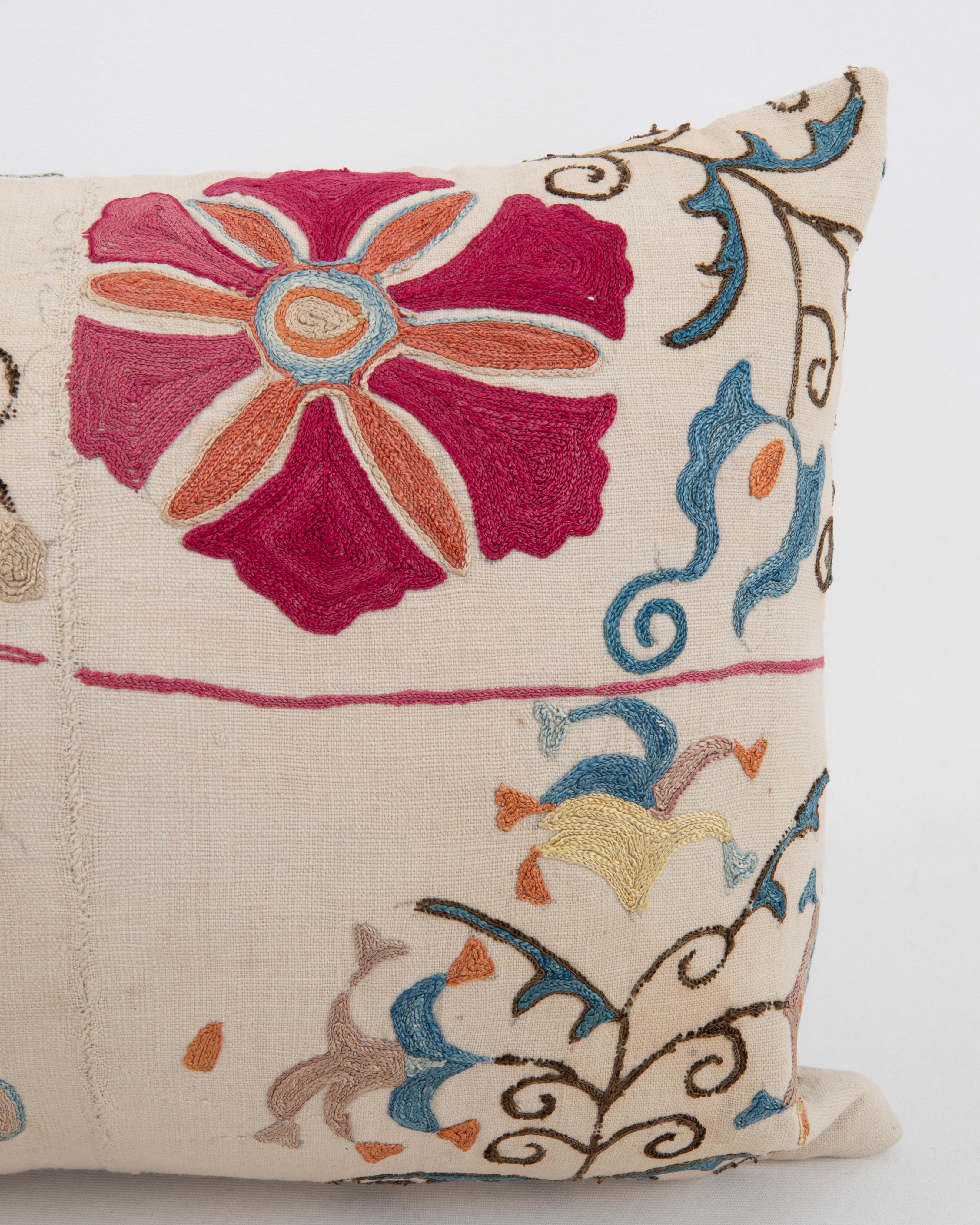 Uzbek Antique  Suzani Pillowcase, Late 19th C. Uzbekistan In Fair Condition In Istanbul, TR
