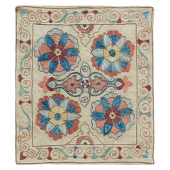 Housse de coussin Suzani à motif floral ouzbek, oreiller brodé, tout en soie