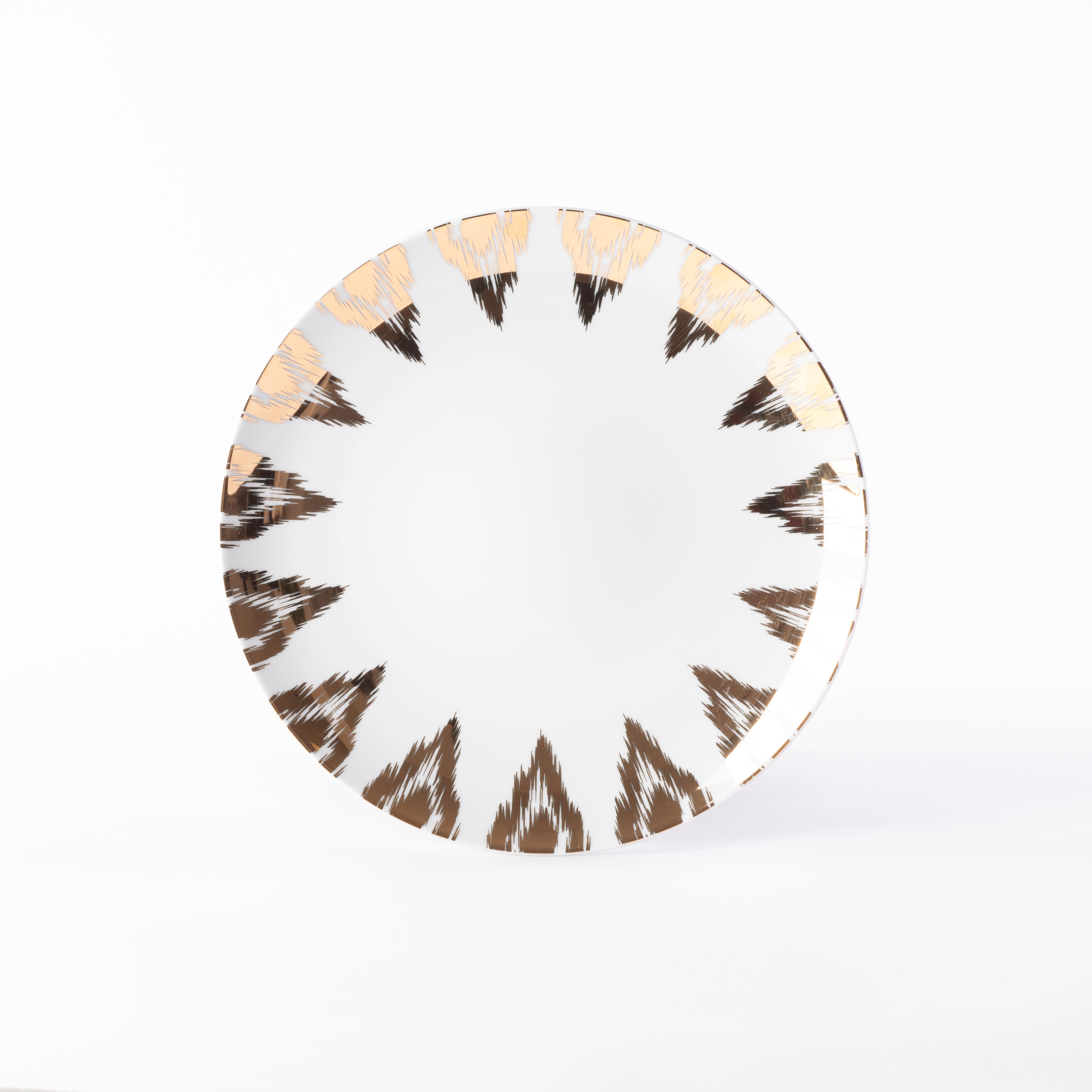 XXIe siècle et contemporain Assiette à dessert ouzbeke en porcelaine dorée en vente