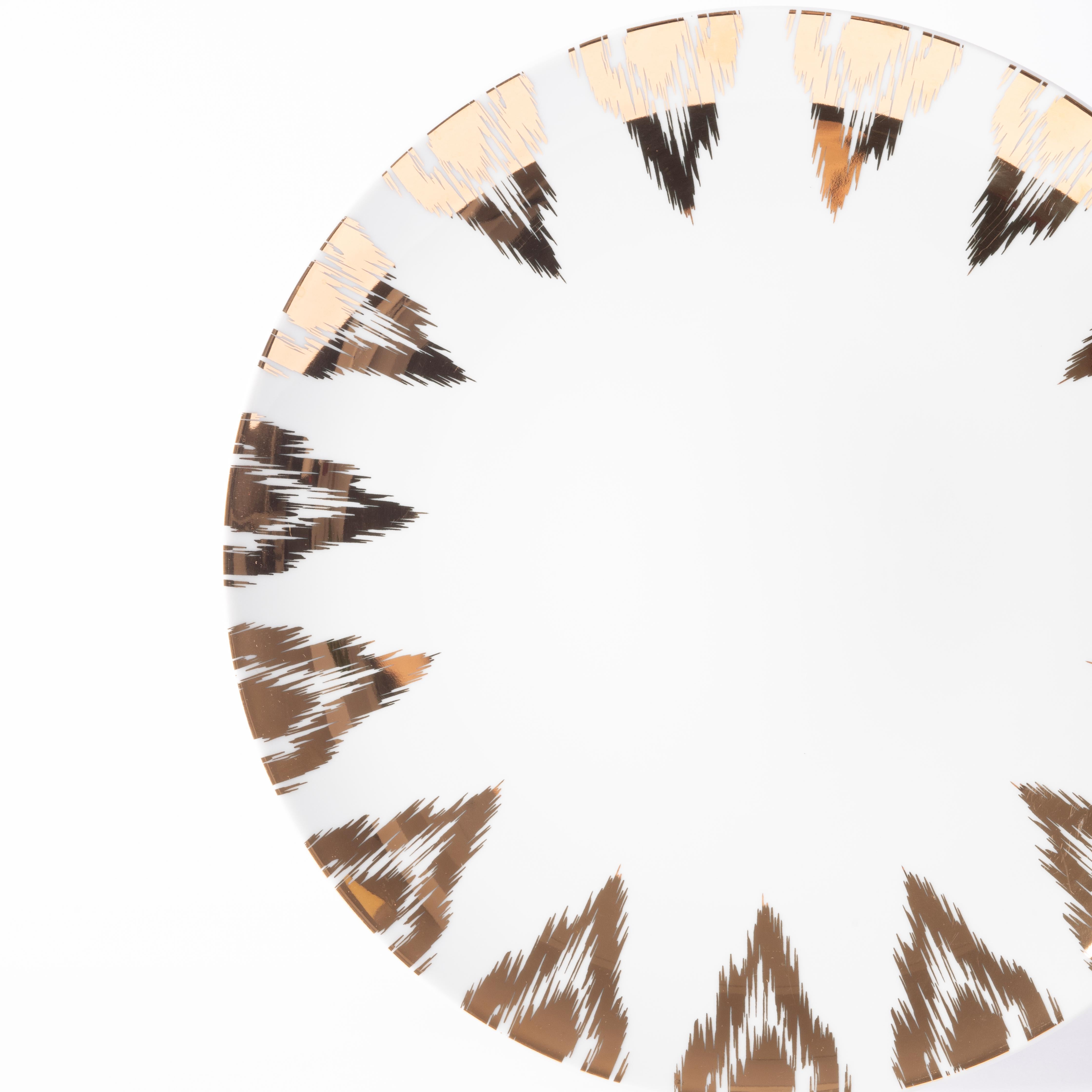Porcelaine Assiette à dessert ouzbeke en porcelaine dorée en vente