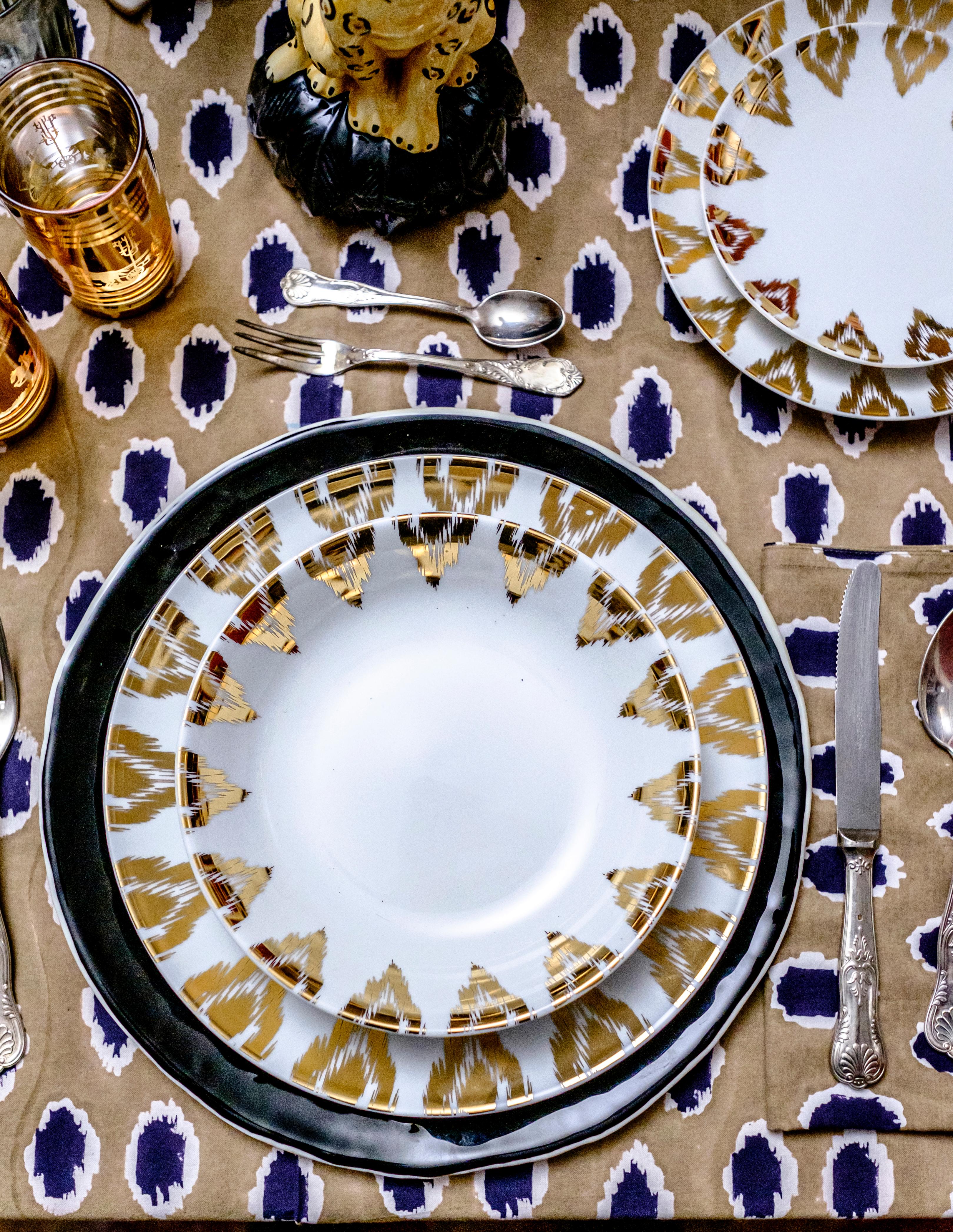 Art Deco Uzbek Gold Porcelain Dessert Plate For Sale