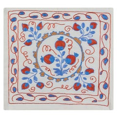 Housse de coussin Uzbek Suzani brodée à la main. Oreiller décoratif en dentelle de soie