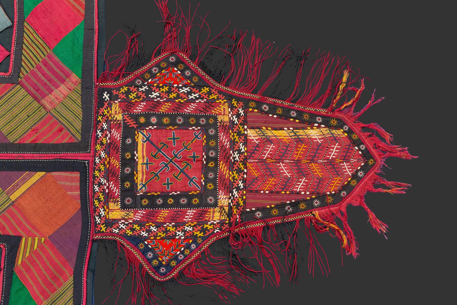 Uzbekische Textil-Traping-Pferd aus Wolle und Seide, spätes 19. Jahrhundert (Usbekisch) im Angebot