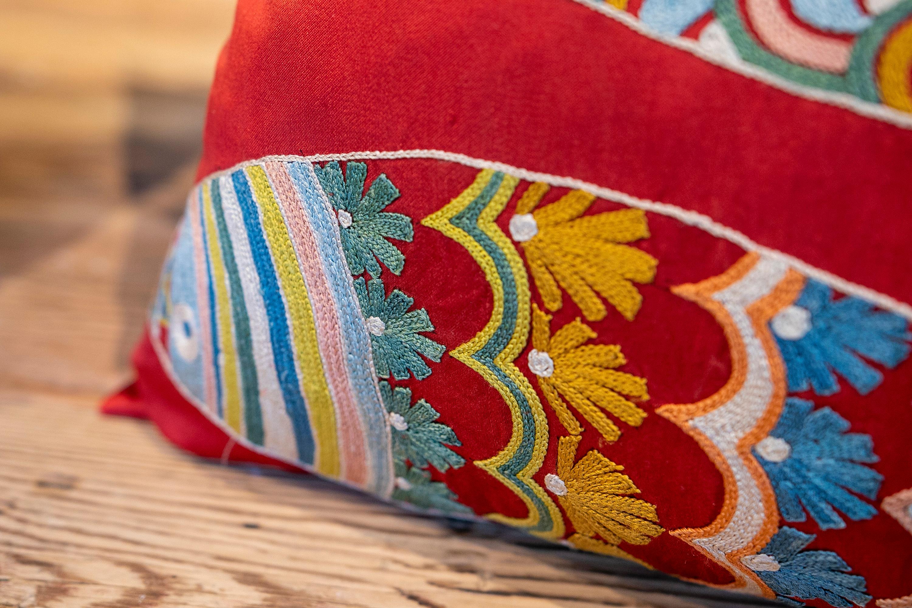 Uzbekistan Suzani Cushion made of Silk and Cotton Fabric in Bright Colours 5