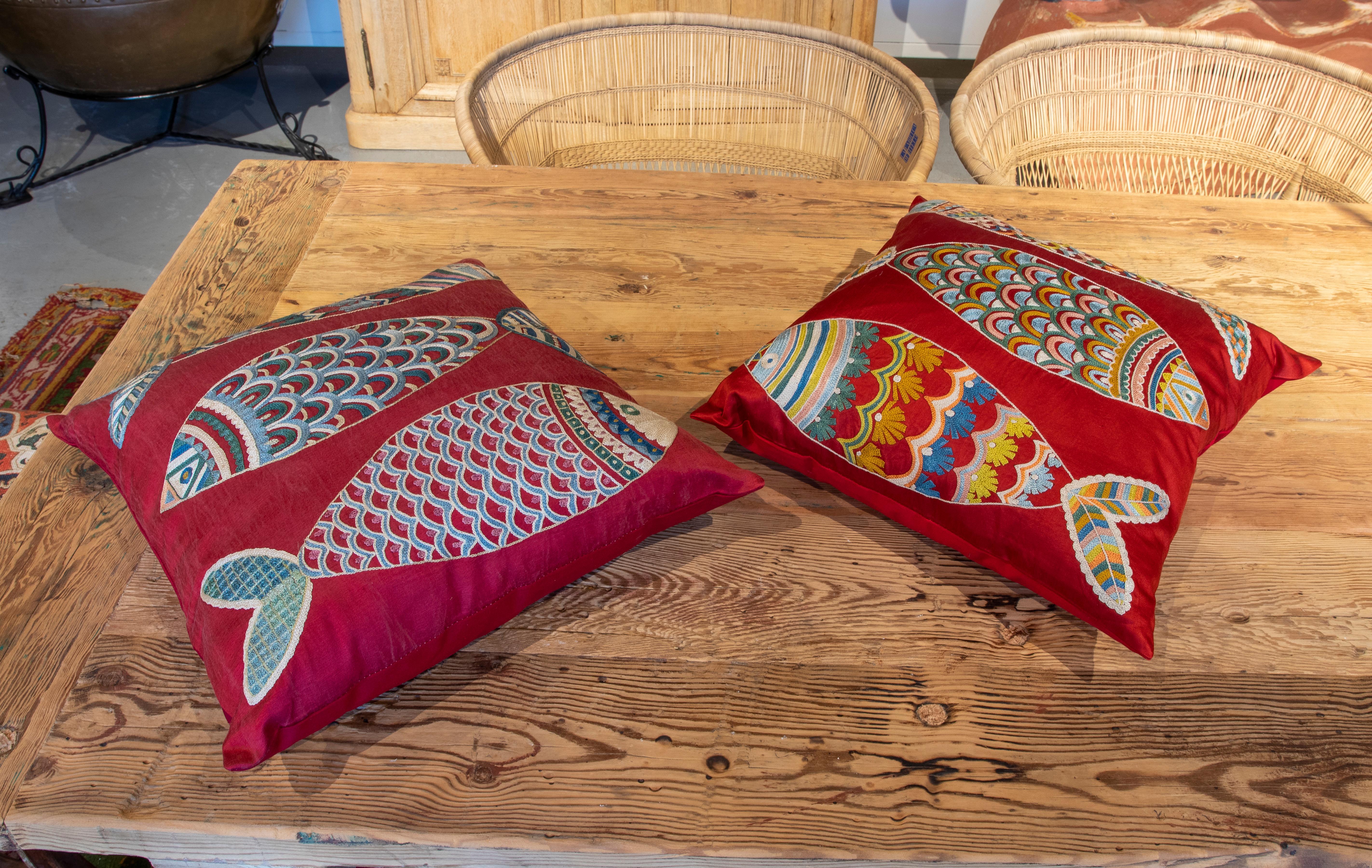 Uzbekistan Suzani Cushion made of Silk and Cotton Fabric in Bright Colours 6