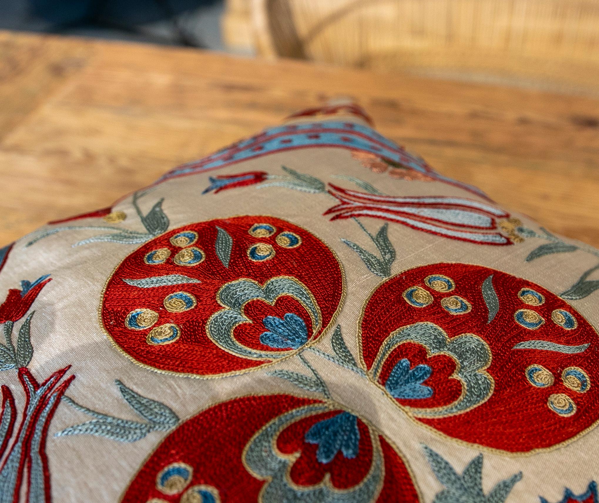 Uzbekistan Suzani Cushion Made of Silk and Cotton Fabric in Bright Colours 6