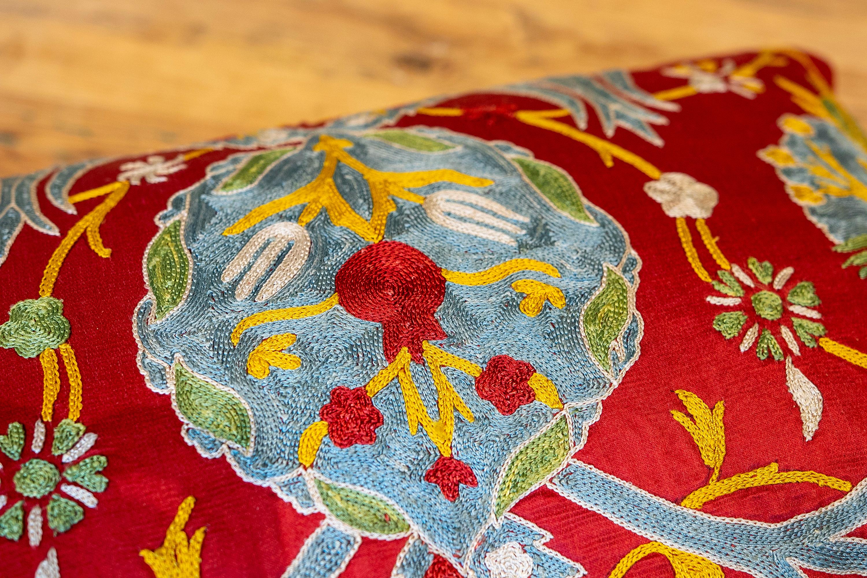 Uzbekistan Suzani Cushion Made of Silk and Cotton Fabric in Bright Colours 8