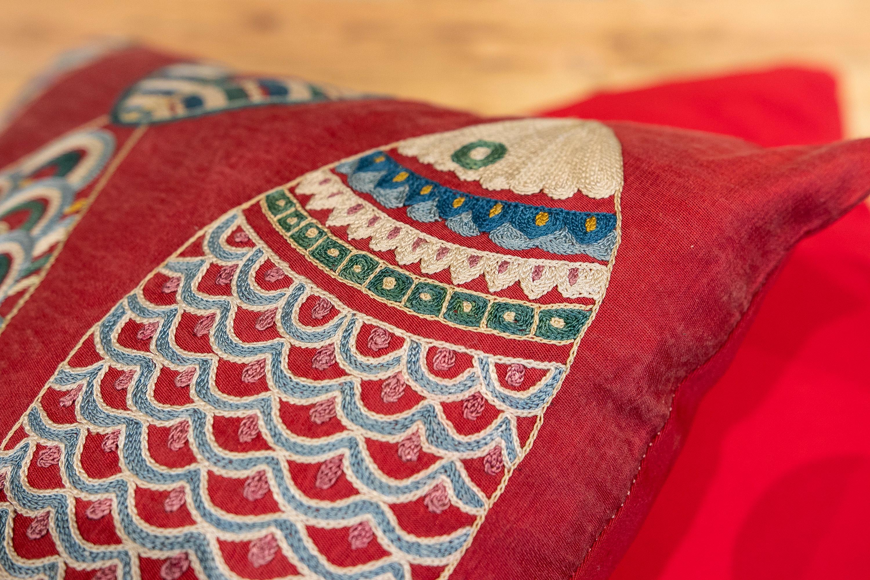 Uzbekistan Suzani Cushion made of Silk and Cotton Fabric in Bright Colours 13