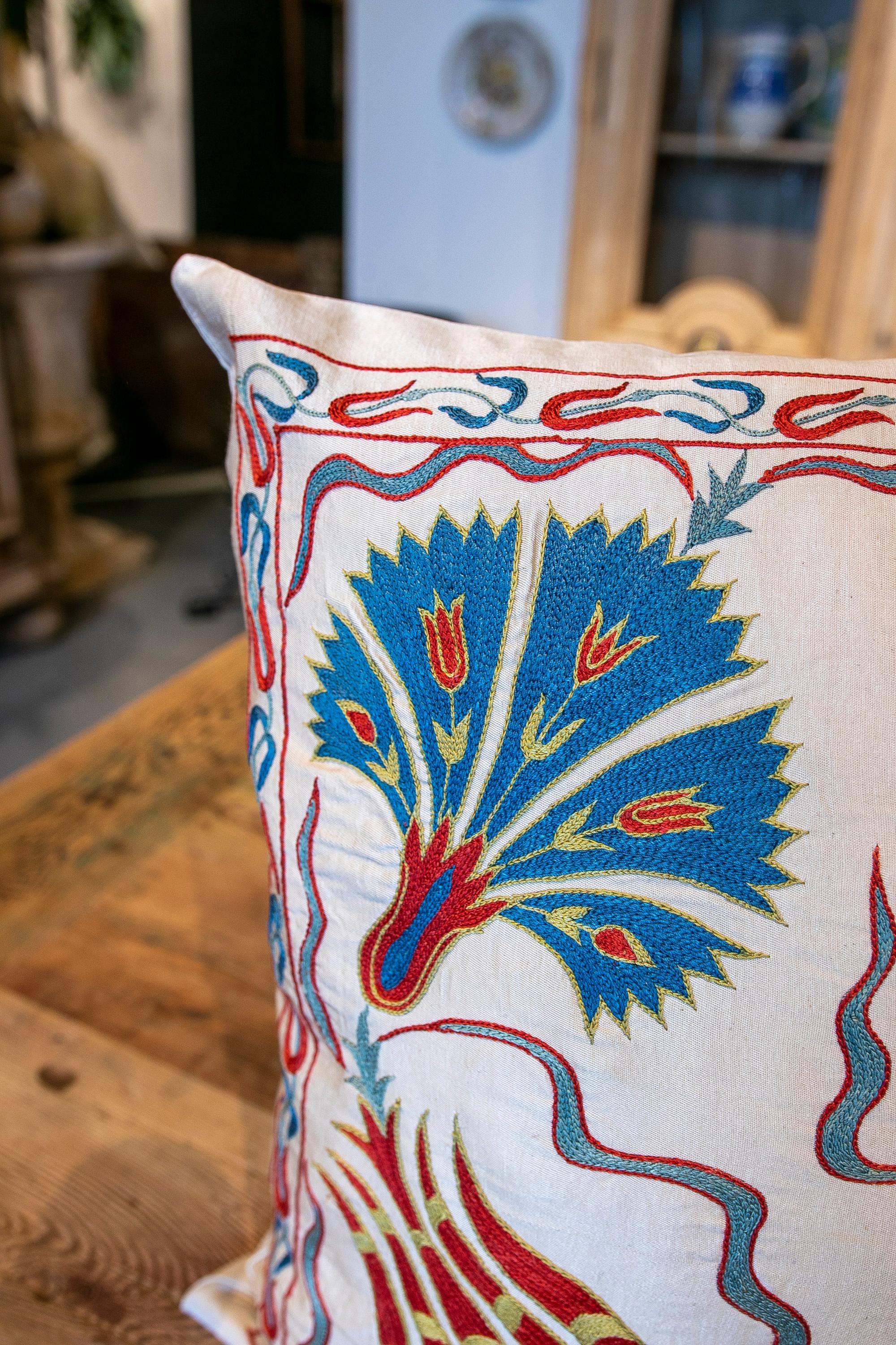 Uzbekistan Suzani Cushion Made of Silk and Cotton Fabric in Bright Colours In Good Condition In Marbella, ES