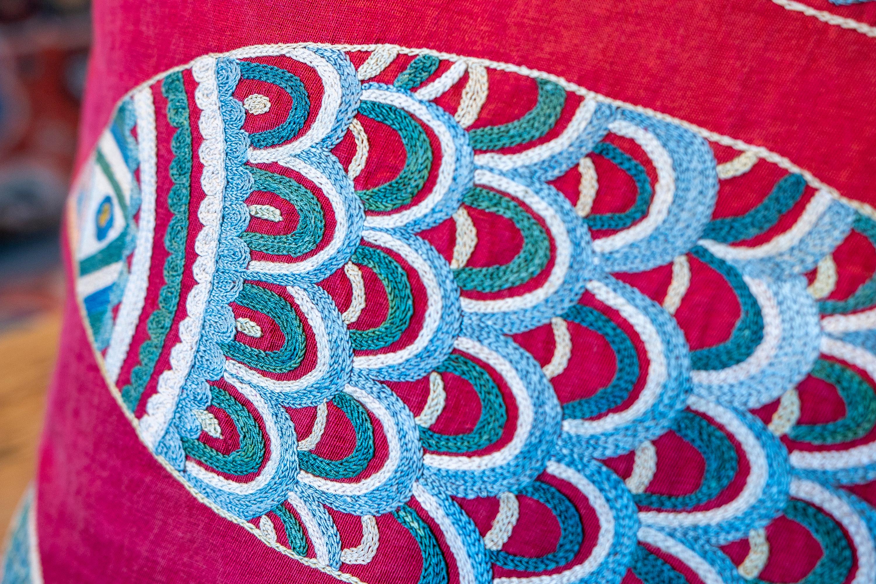 Uzbekistan Suzani Cushion made of Silk and Cotton Fabric in Bright Colours In Good Condition In Marbella, ES