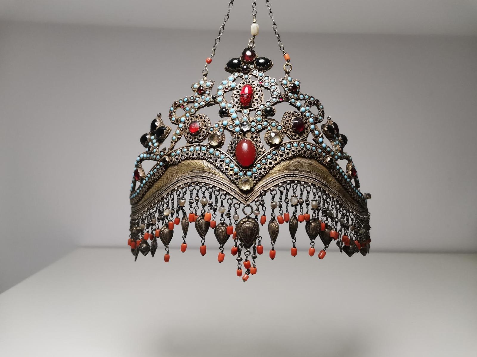 Uzbekistan, Tajikistan: a Rare, Old ‘Bridal Crown’ 20th Century For Sale 1