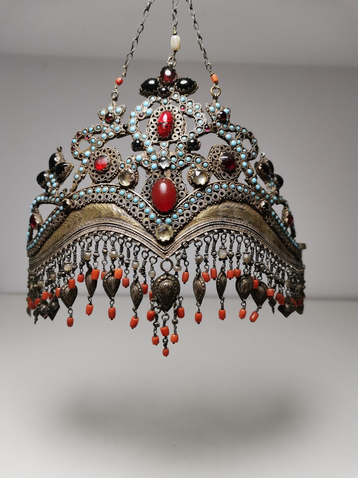 Uzbekistan, Tajikistan: a Rare, Old ‘Bridal Crown’ 20th Century For Sale 3
