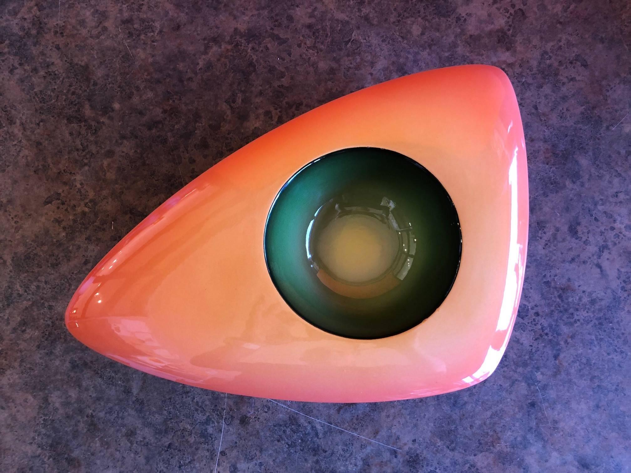 American V-33 Model Earthenware Bowl by Fred Stodder For Sale