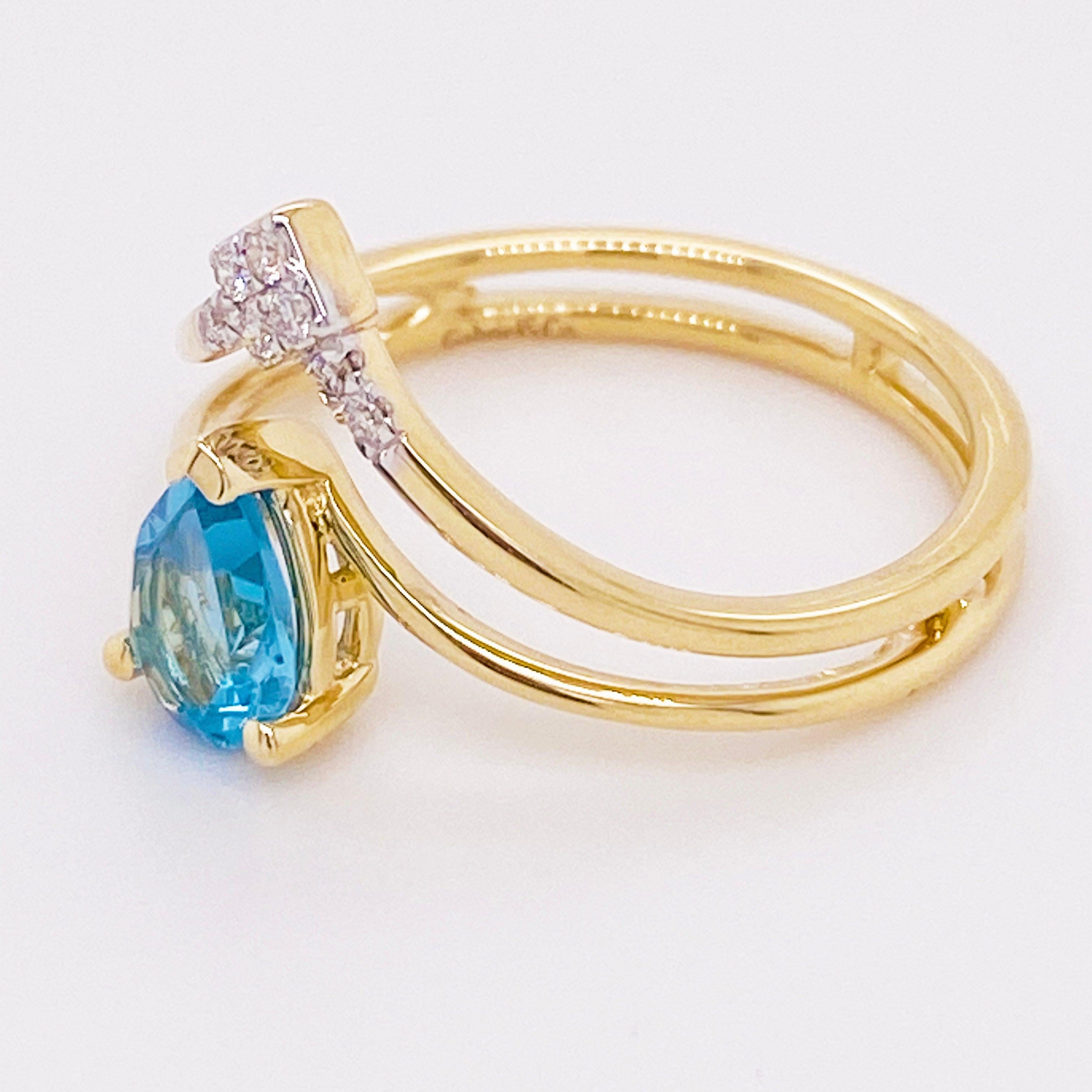 En vente :  Gabriel & Co. Bague en or jaune 14 carats avec diamants en forme de V et topaze bleu poire LR51454Y45BT 3