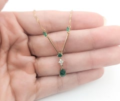 V-Tropfen-Diamantenhalskette aus 10k Gelbgold