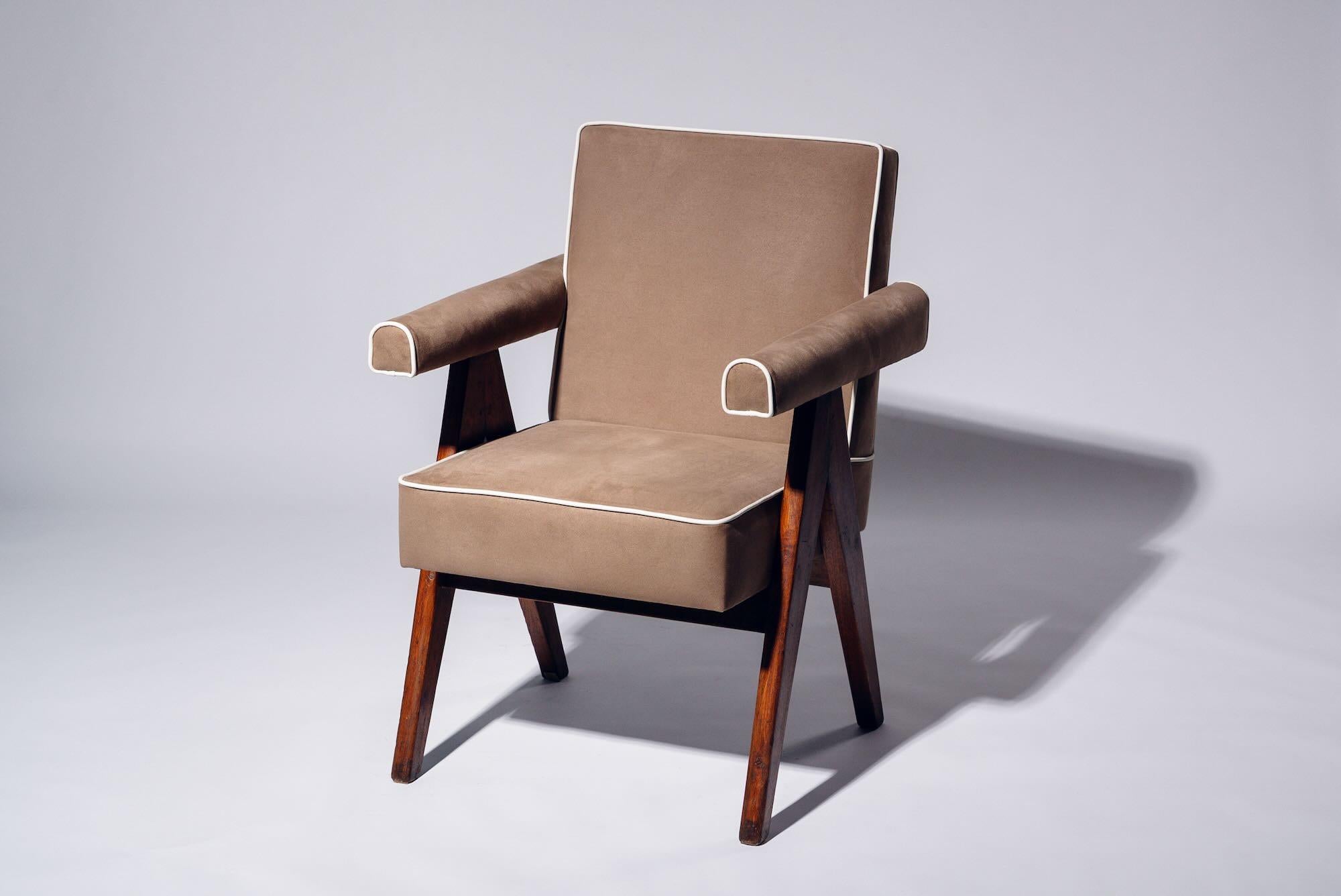 An authentic mid-century piece from Pierre Jeanneret’s legendary Chandigarh commission. Teak frame with fabric upholstered seat & back.

Letter : PU/LIB/187 (PUNJAB UNIVERSITY, CHANDIGARH, INDIA)