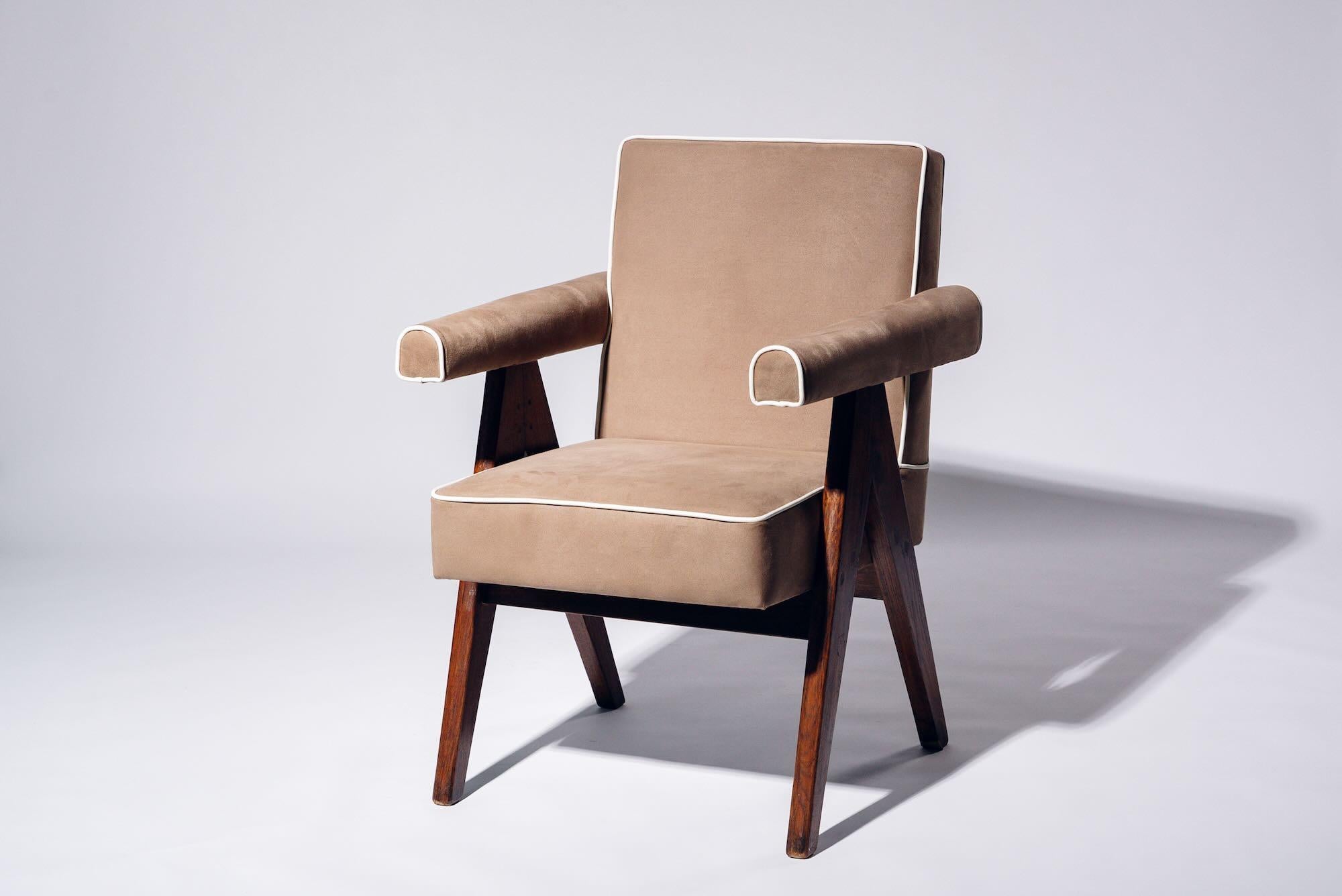 An authentic mid-century piece from Pierre Jeanneret’s legendary Chandigarh commission. Teak frame with fabric upholstered seat & back.

Letter : PU/LIB/188 (PUNJAB UNIVERSITY, CHANDIGARH, INDIA)