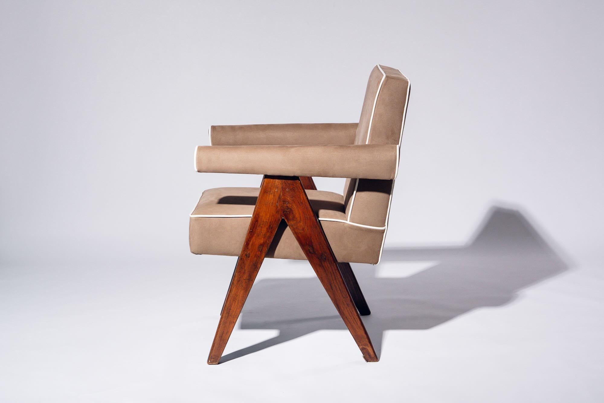 Mid-Century moderno V-leg Committee Chair by Pierre Jeanneret for Chandigarh, India, Circa 1953-54 in vendita