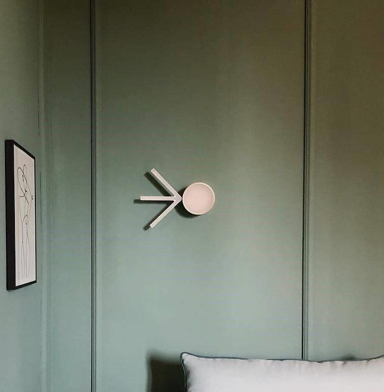 Lámpara de pared de latón V Lights I de Atelier Areti en Nuevo estado para la venta en Geneve, CH